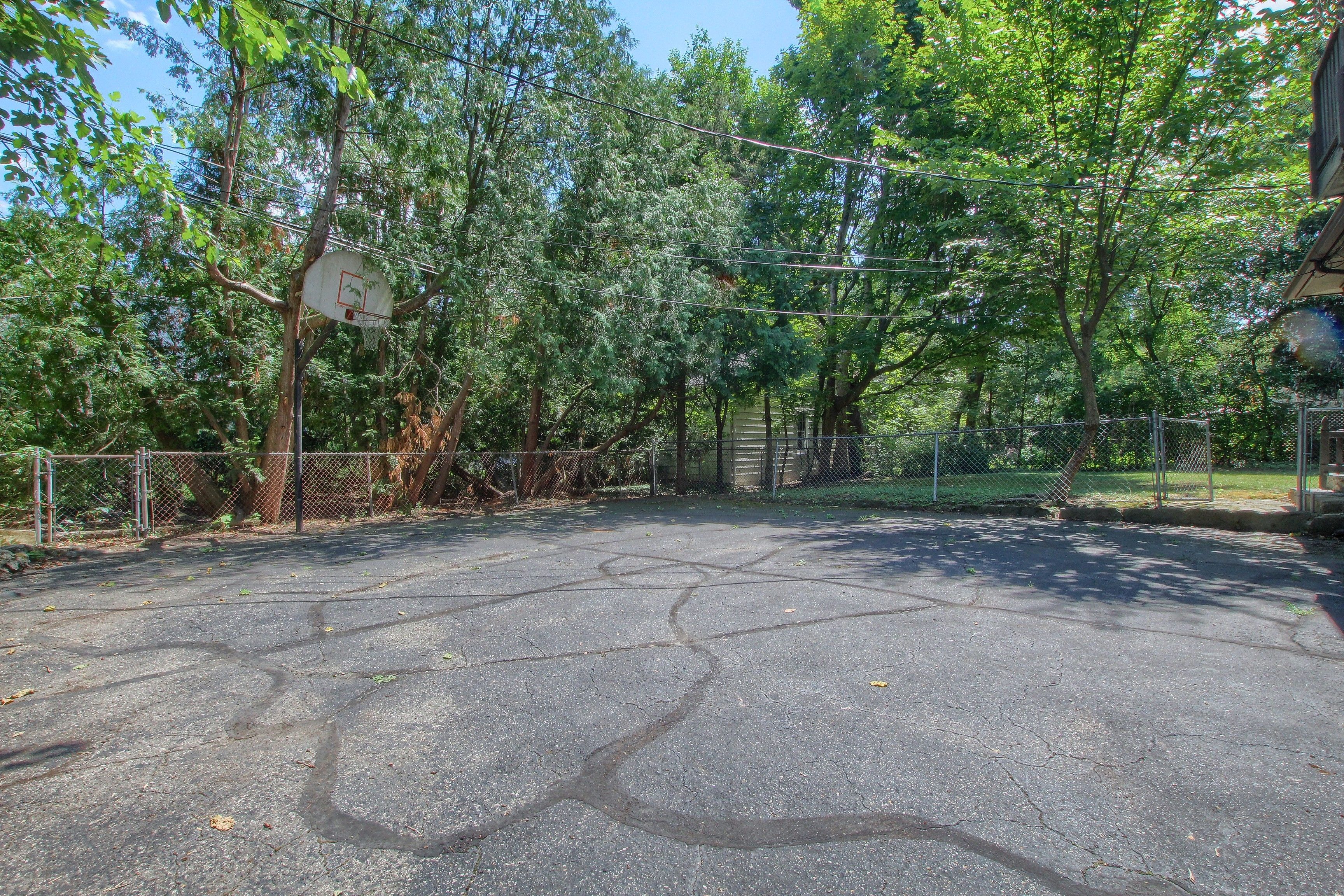 425 BRYN MAWR Street