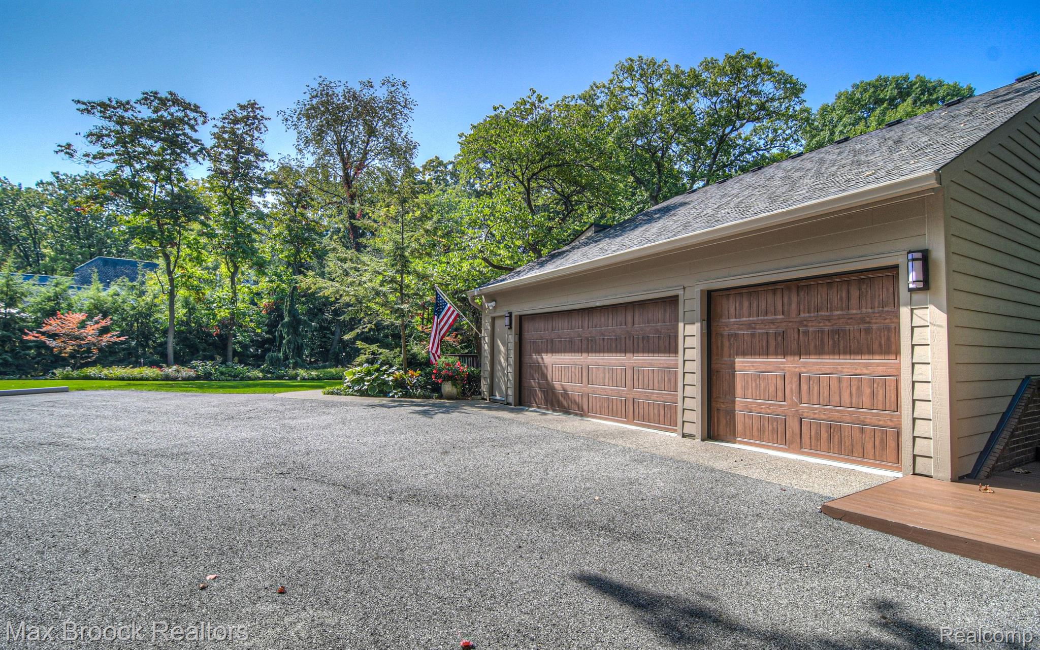 151 MANORWOOD Drive