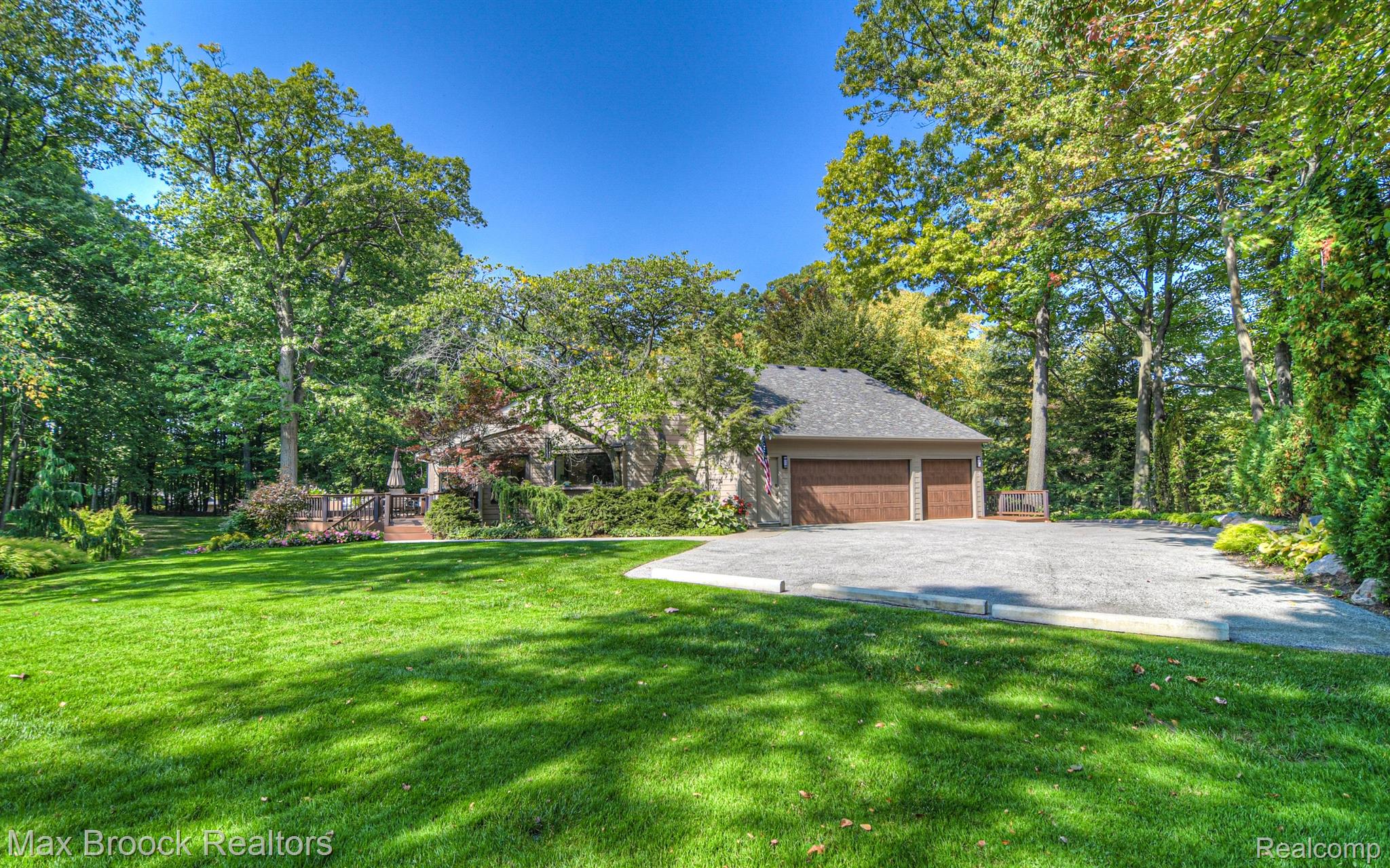 151 MANORWOOD Drive