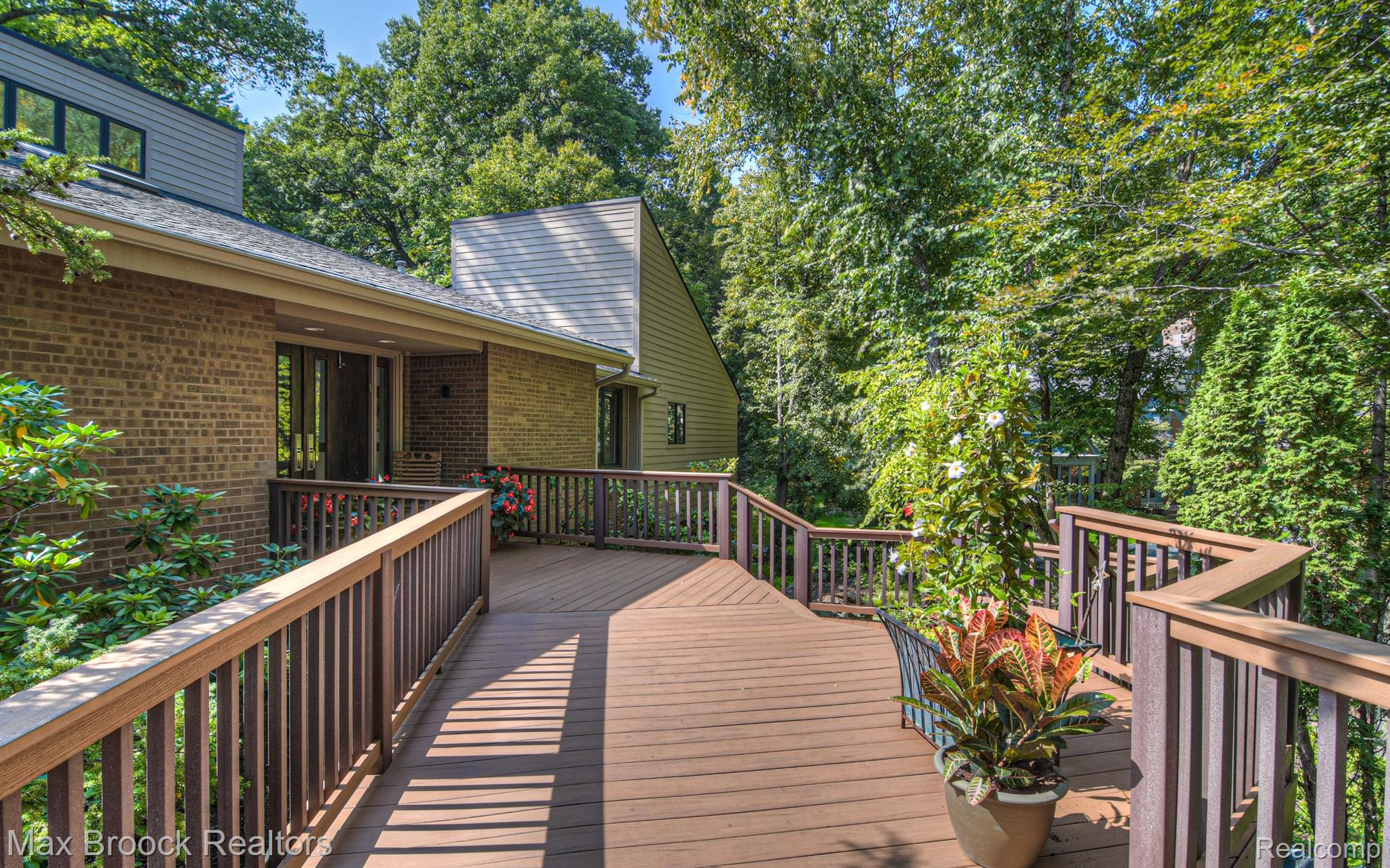 151 MANORWOOD Drive