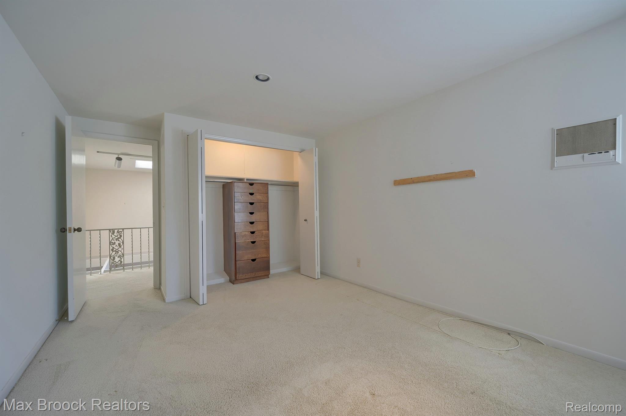 2189 COLONY CLUB Court