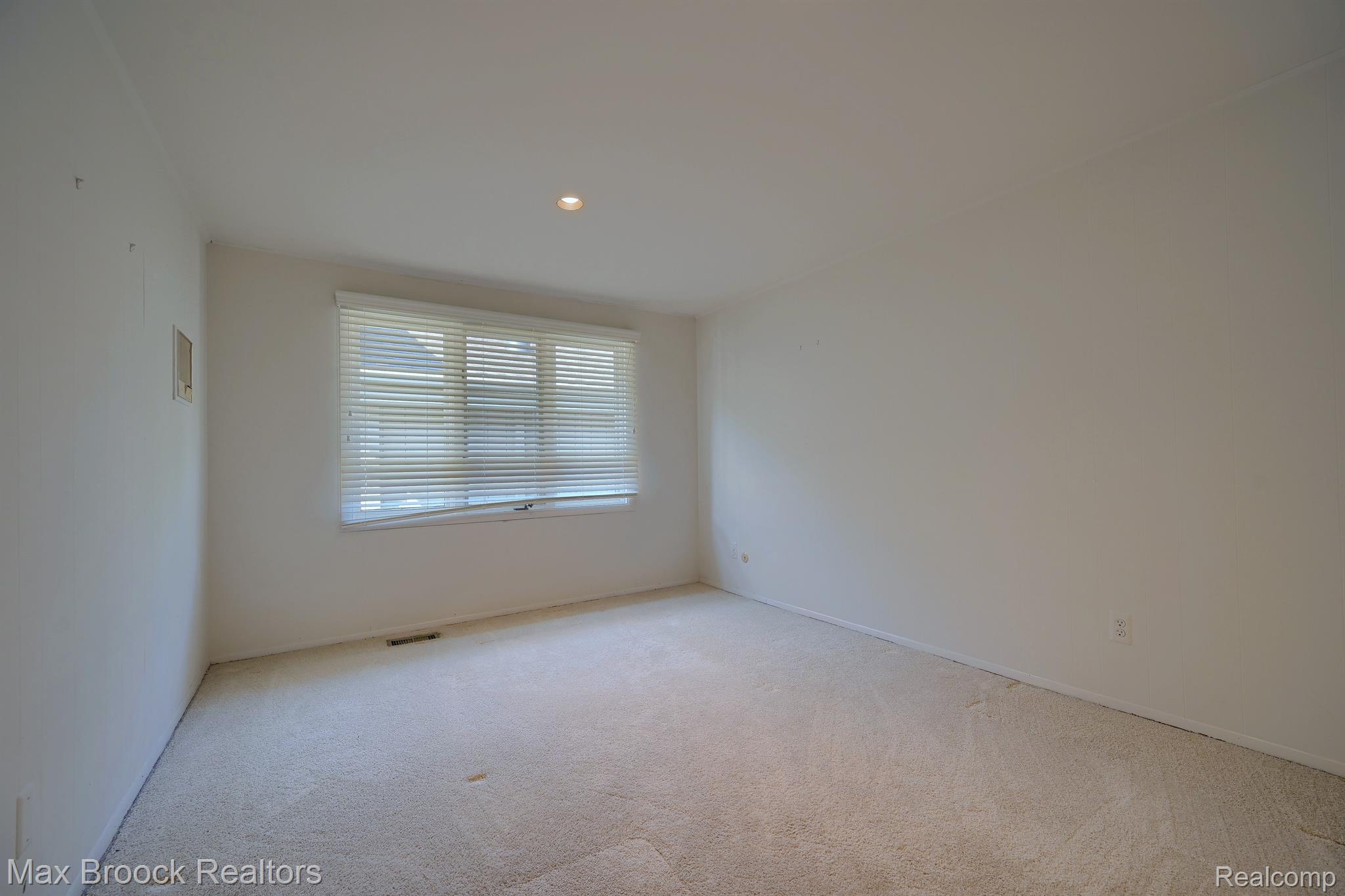 2189 COLONY CLUB Court