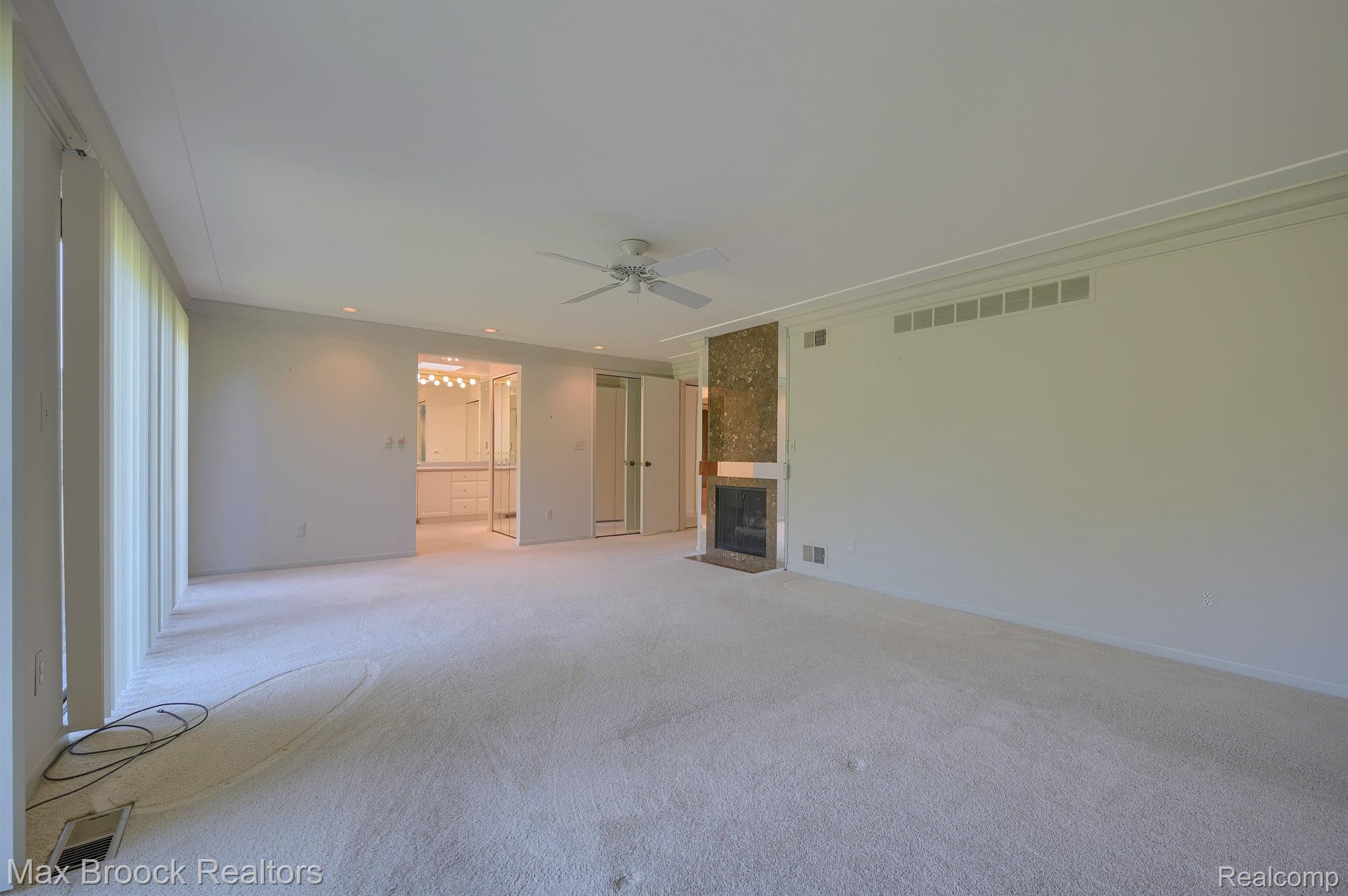 2189 COLONY CLUB Court