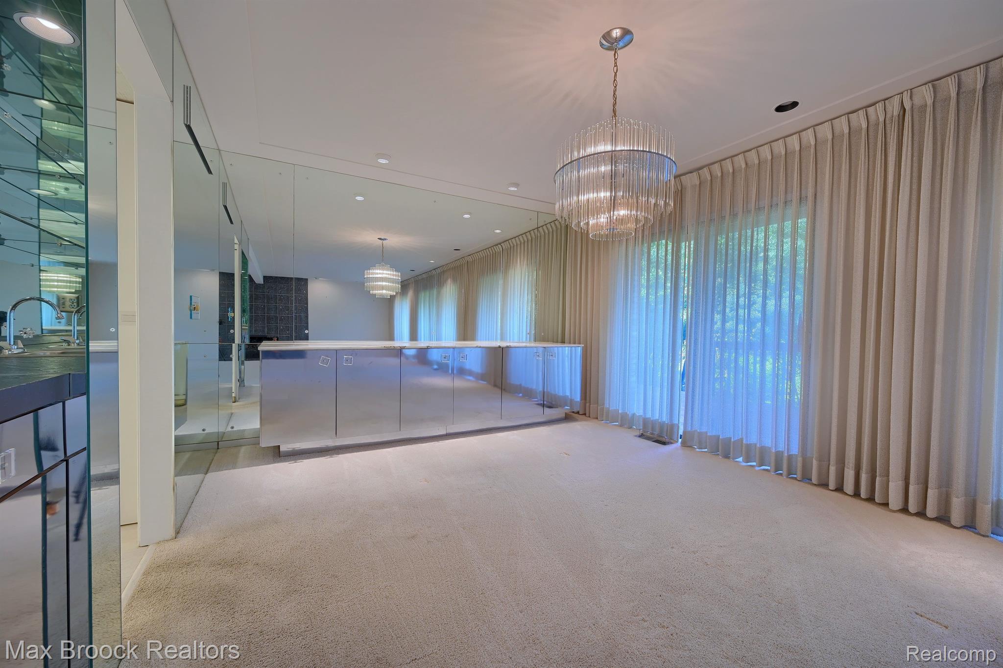 2189 COLONY CLUB Court