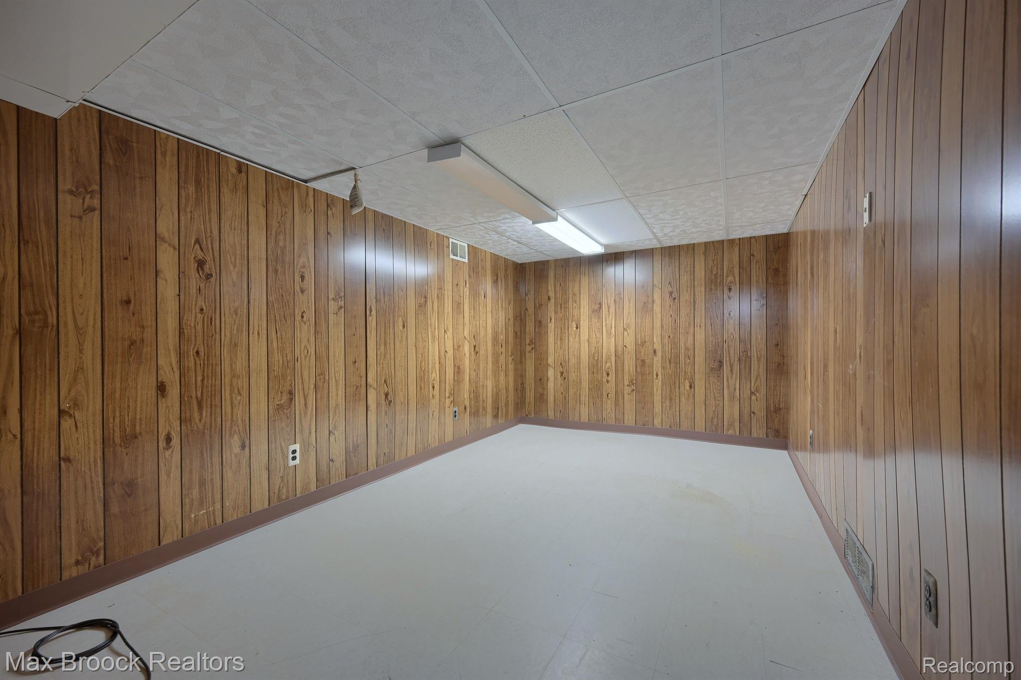 2189 COLONY CLUB Court