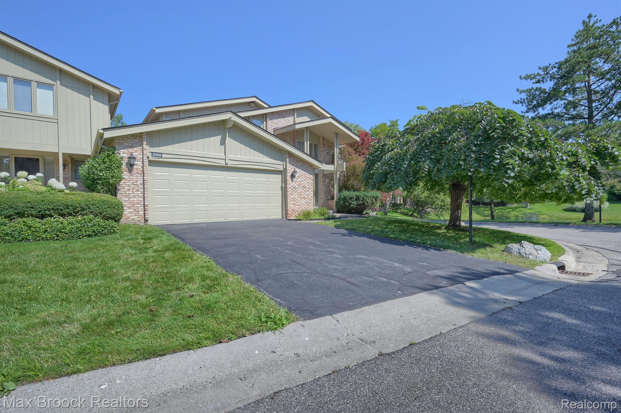 2189 COLONY CLUB Court