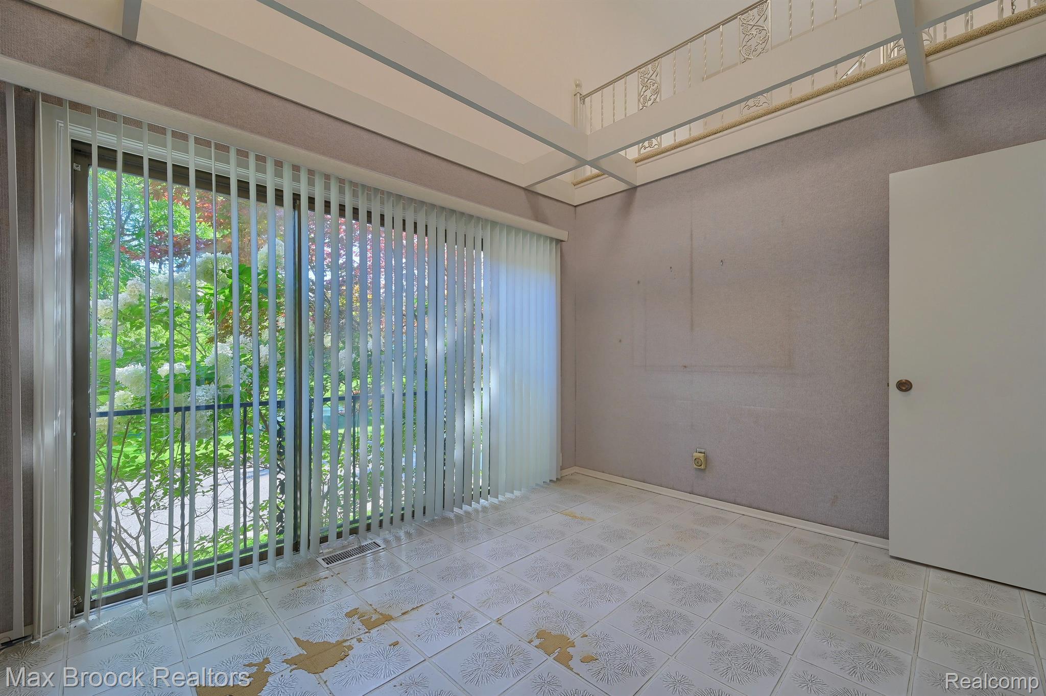 2189 COLONY CLUB Court