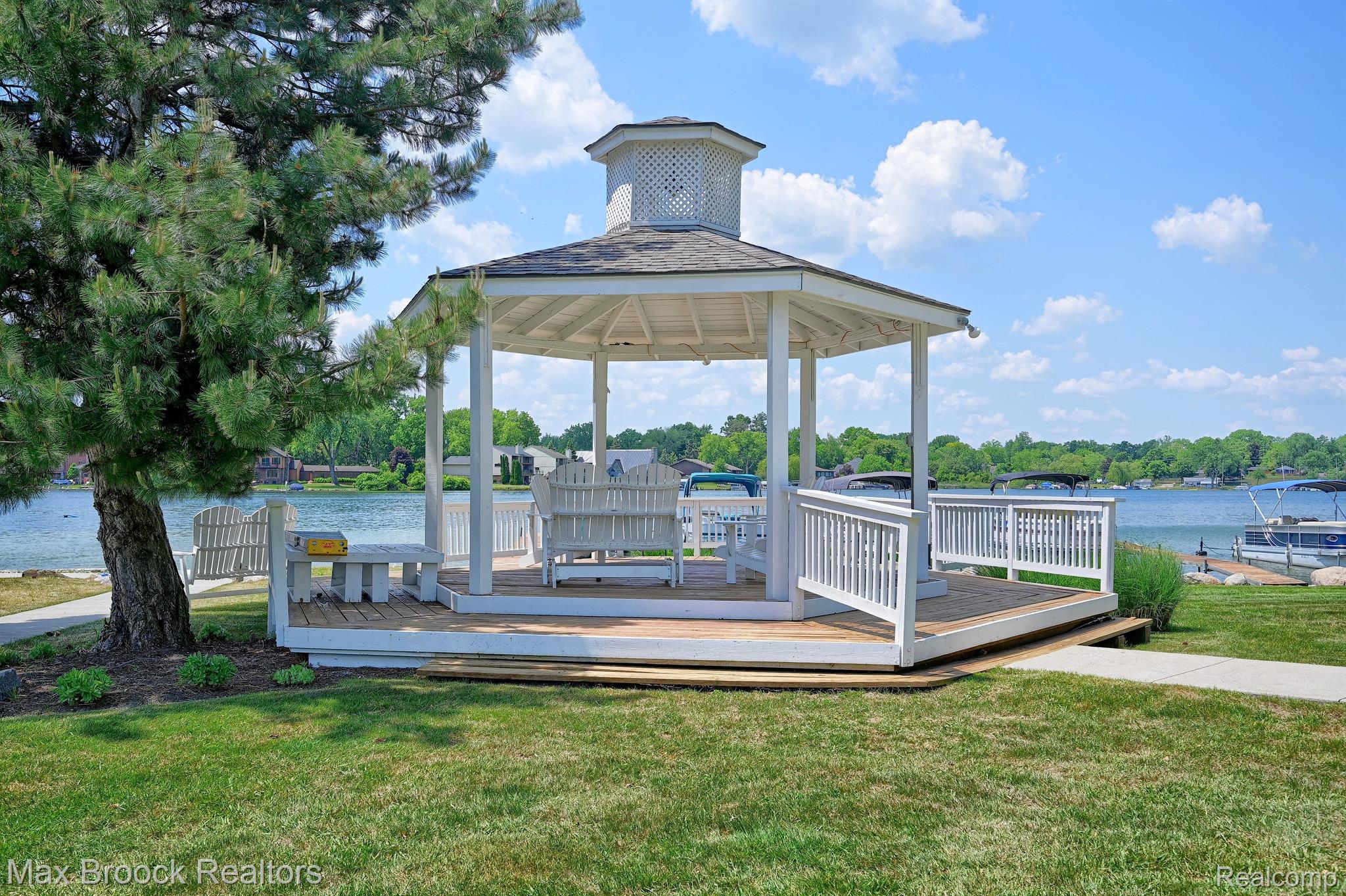3559 PORT COVE Drive Unit: 11