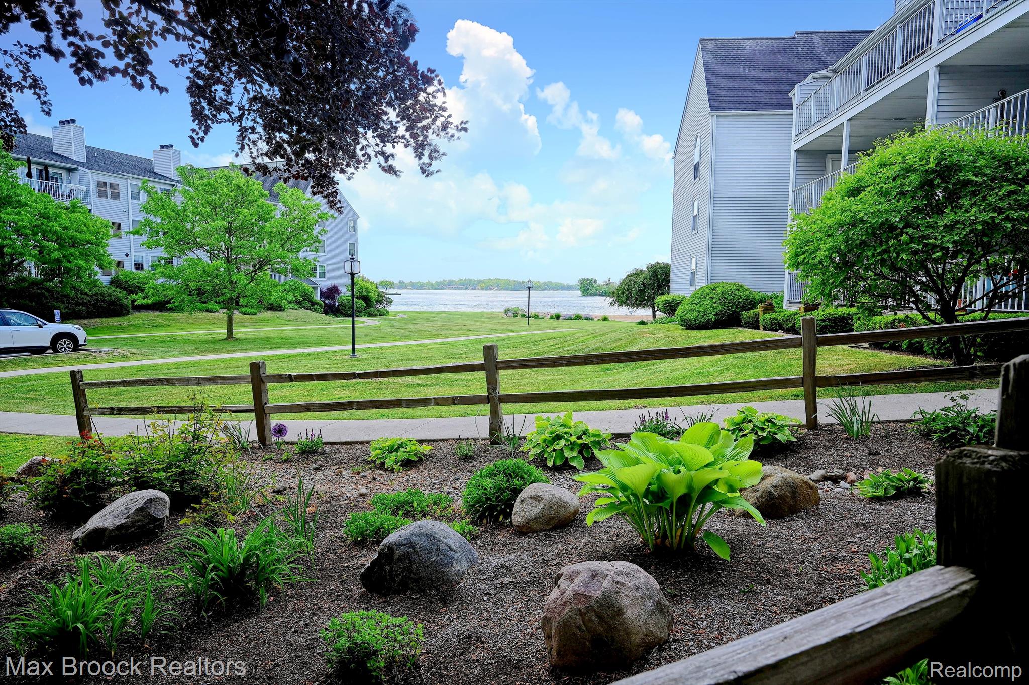 3559 PORT COVE Drive Unit: 11