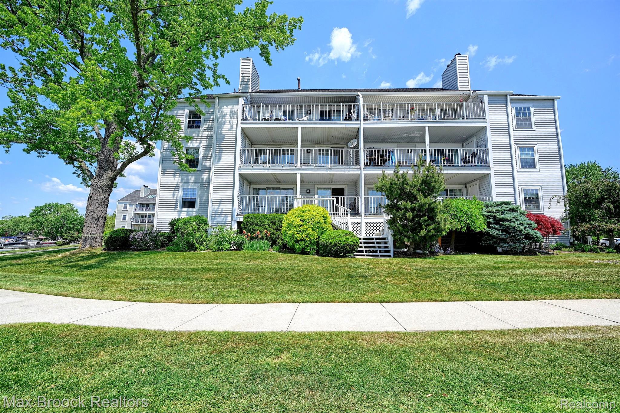 3559 PORT COVE Drive Unit: 11