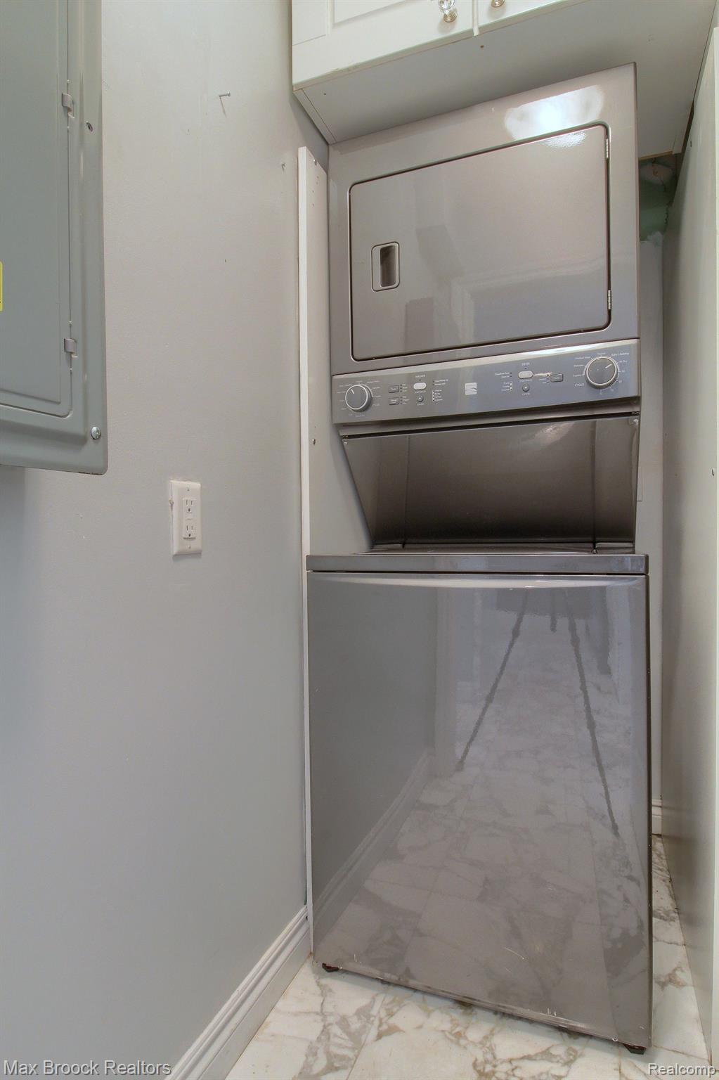 3559 PORT COVE Drive Unit: 11