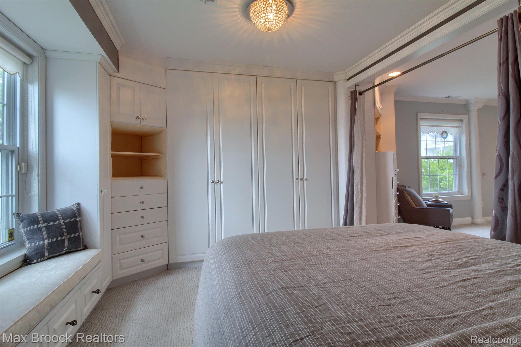 3559 PORT COVE Drive Unit: 11
