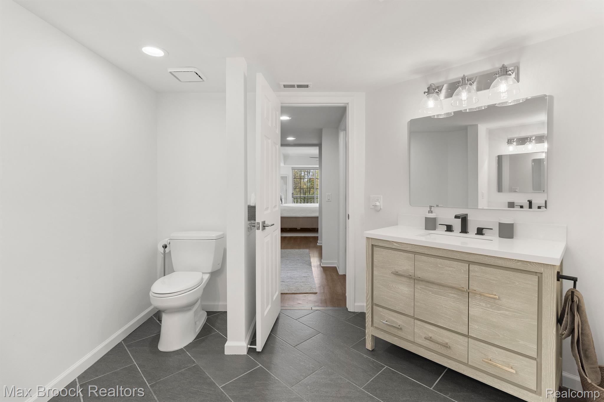 3565 PORT COVE DR  Unit: 72