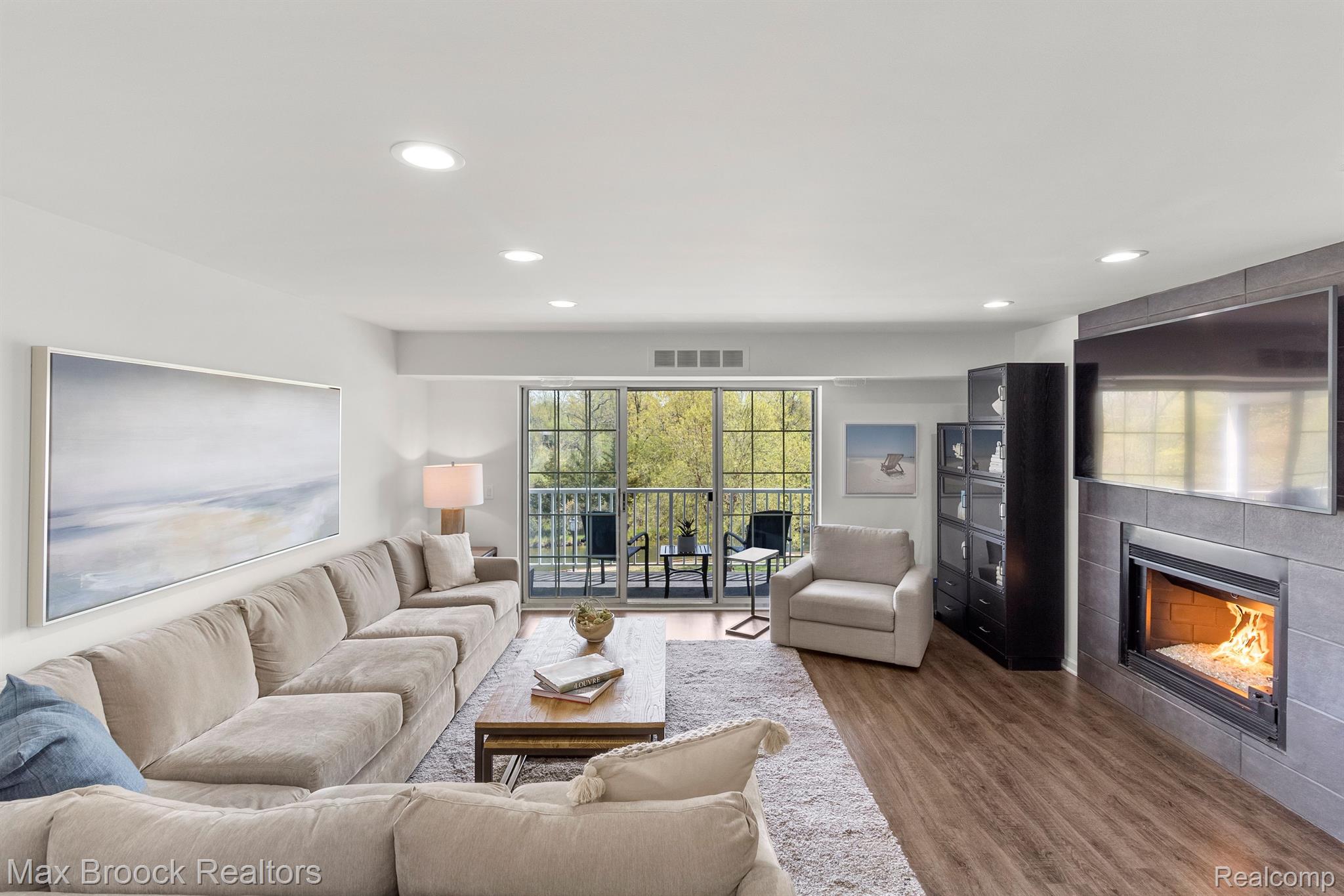 3565 PORT COVE DR  Unit: 72