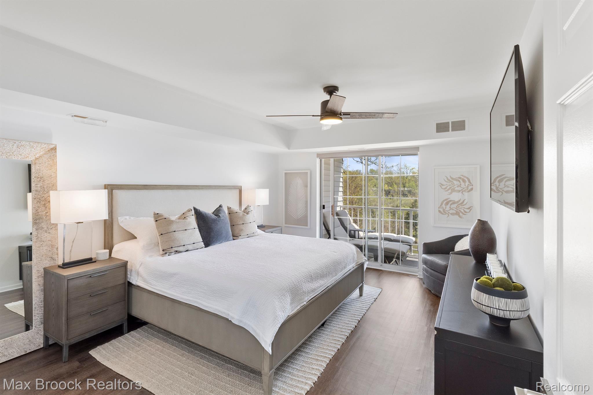 3565 PORT COVE DR  Unit: 72