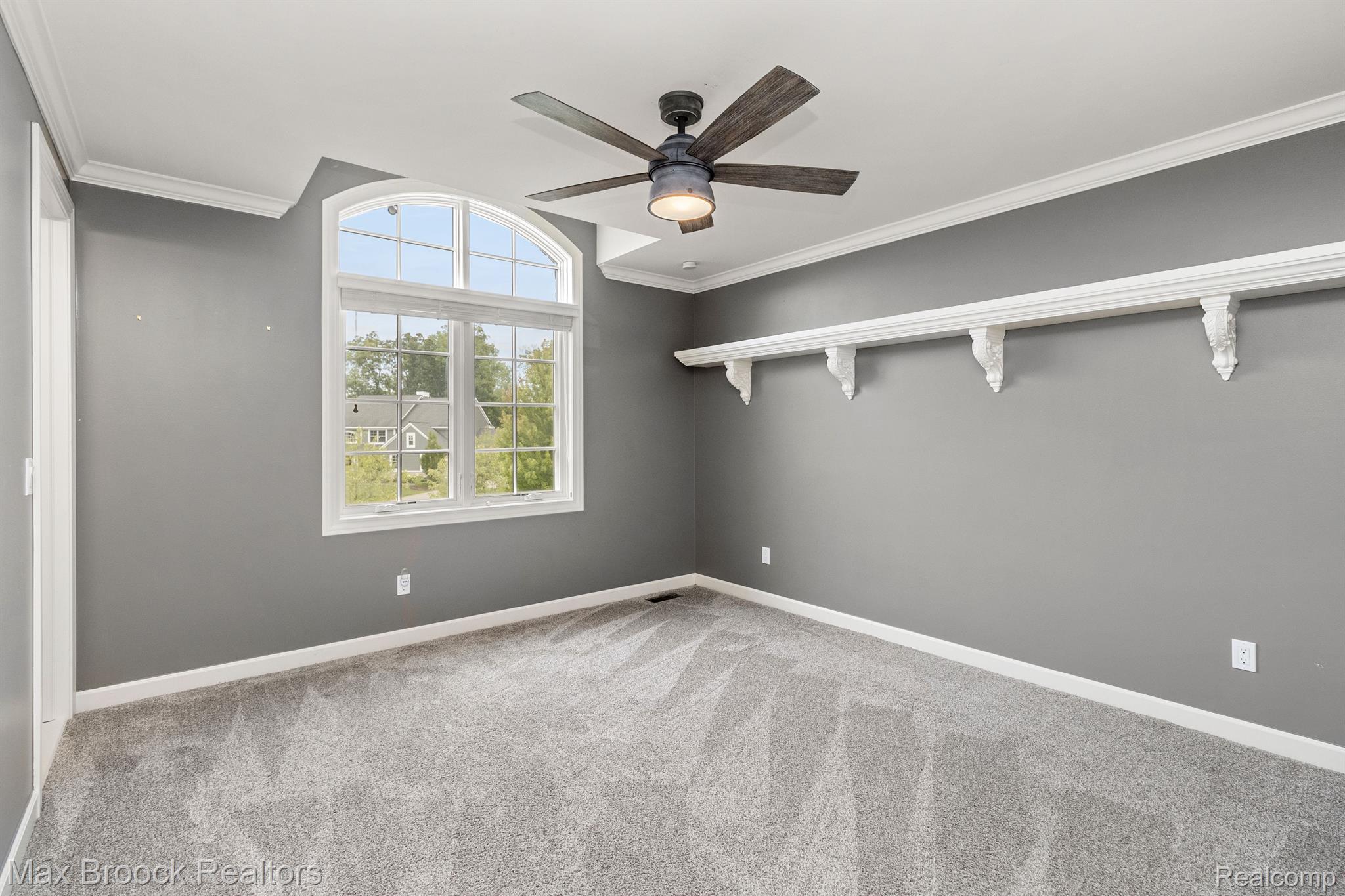 3220 LEGACY CT