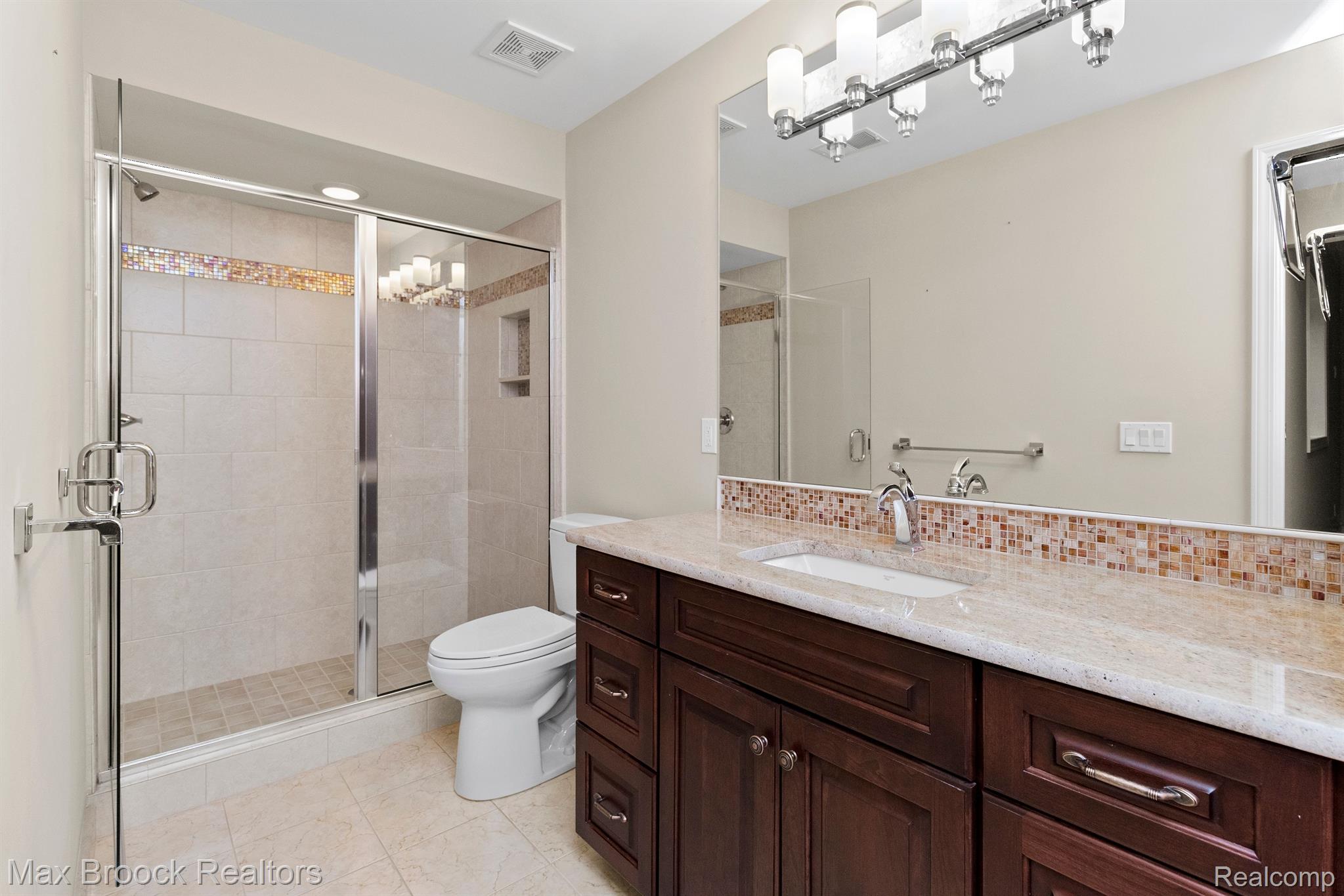3220 LEGACY CT