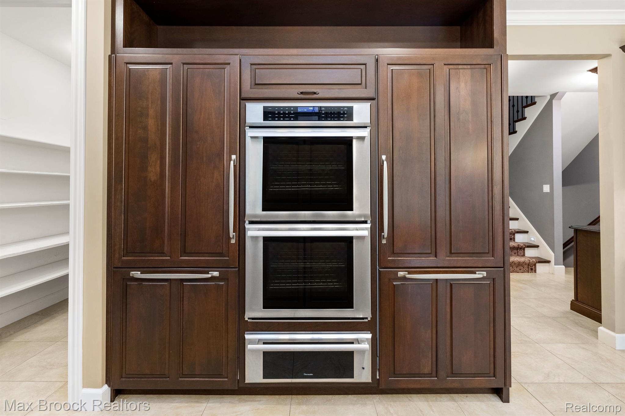 3220 LEGACY CT