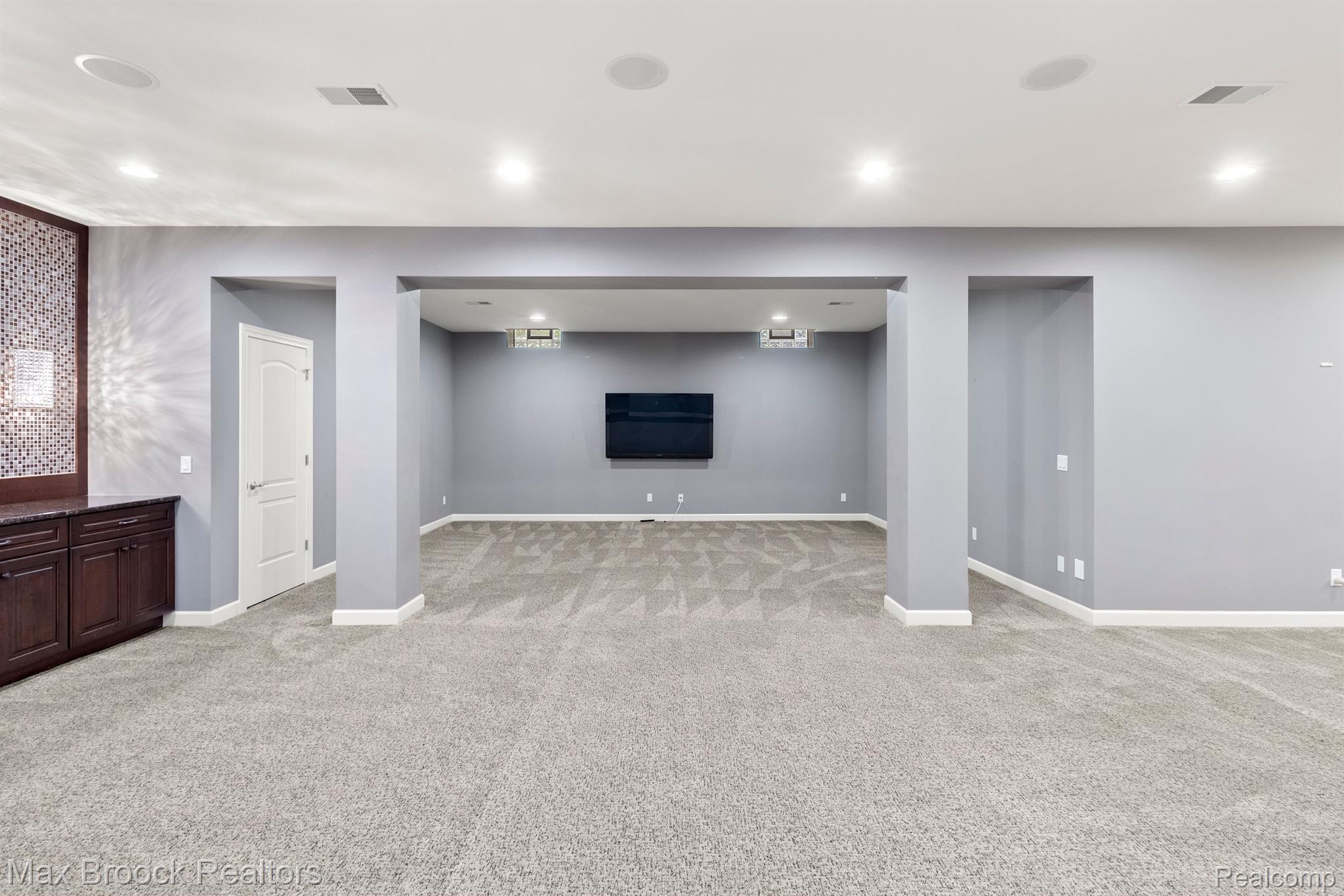 3220 LEGACY CT