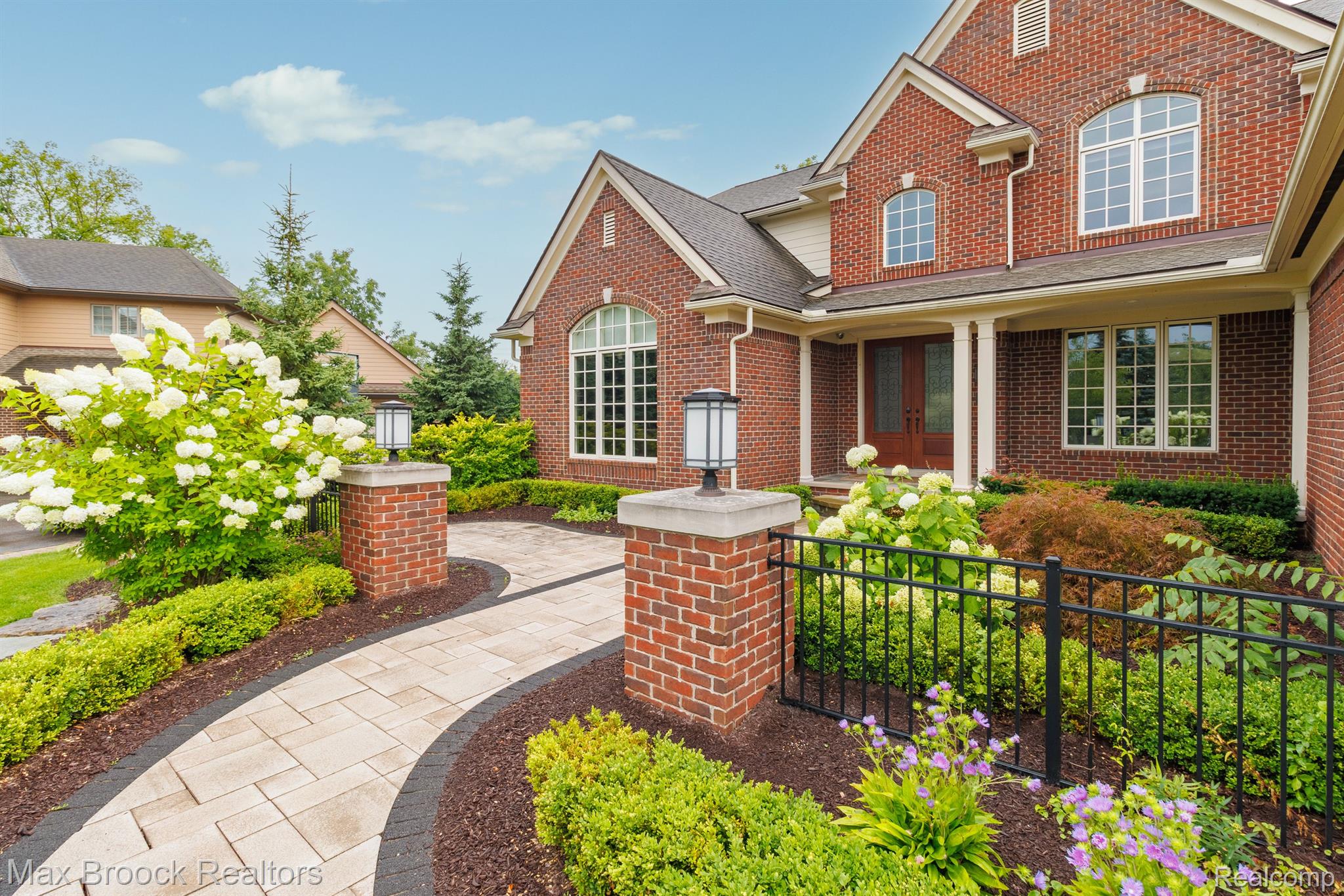 3220 LEGACY CT