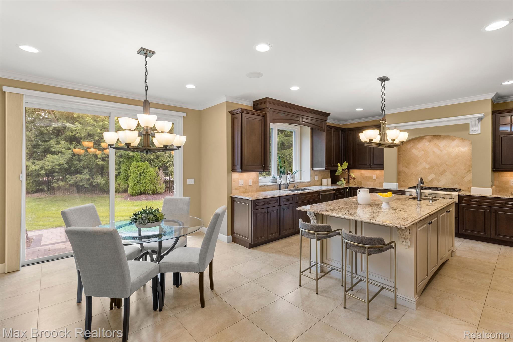 3220 LEGACY CT