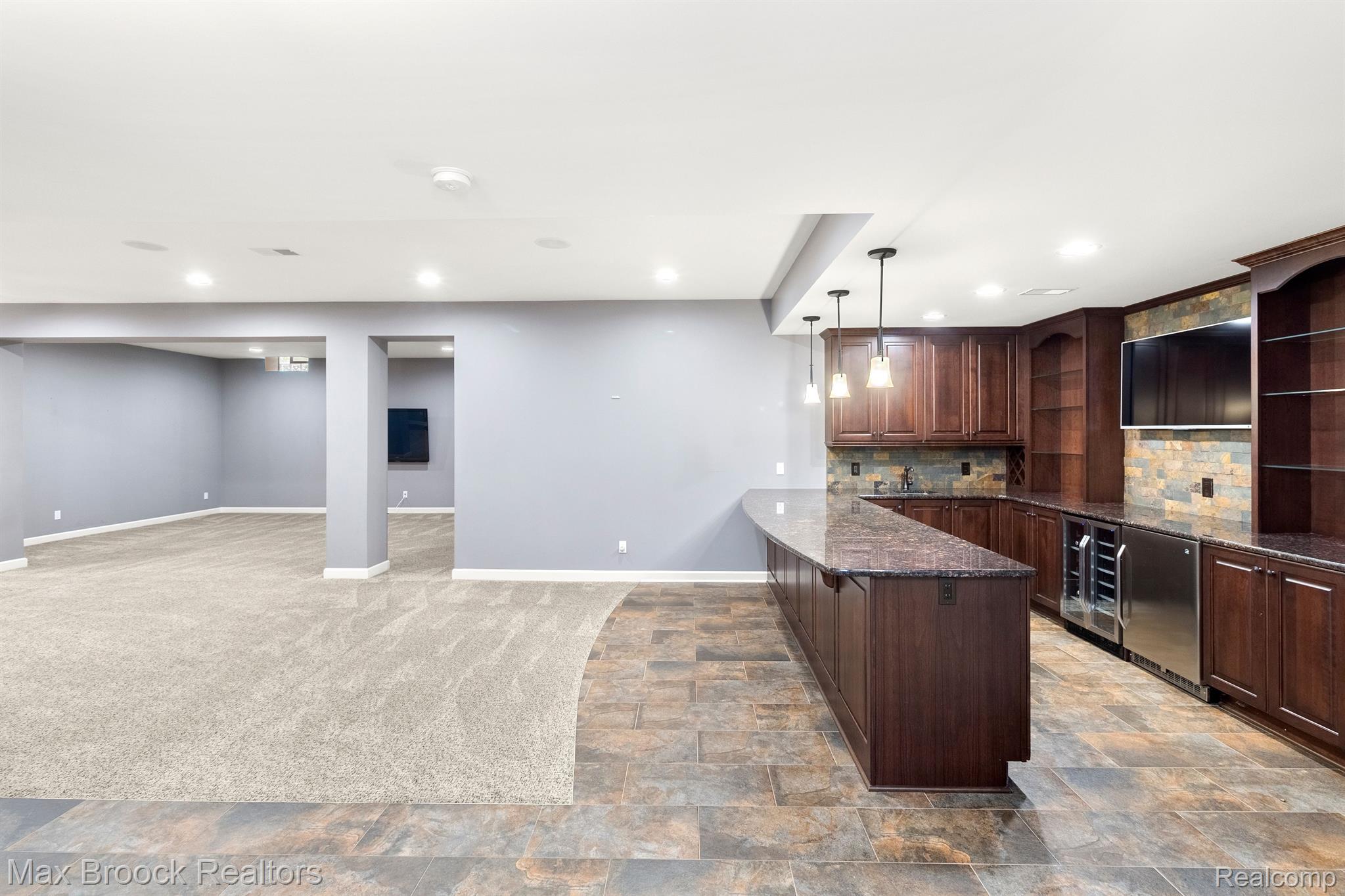 3220 LEGACY CT