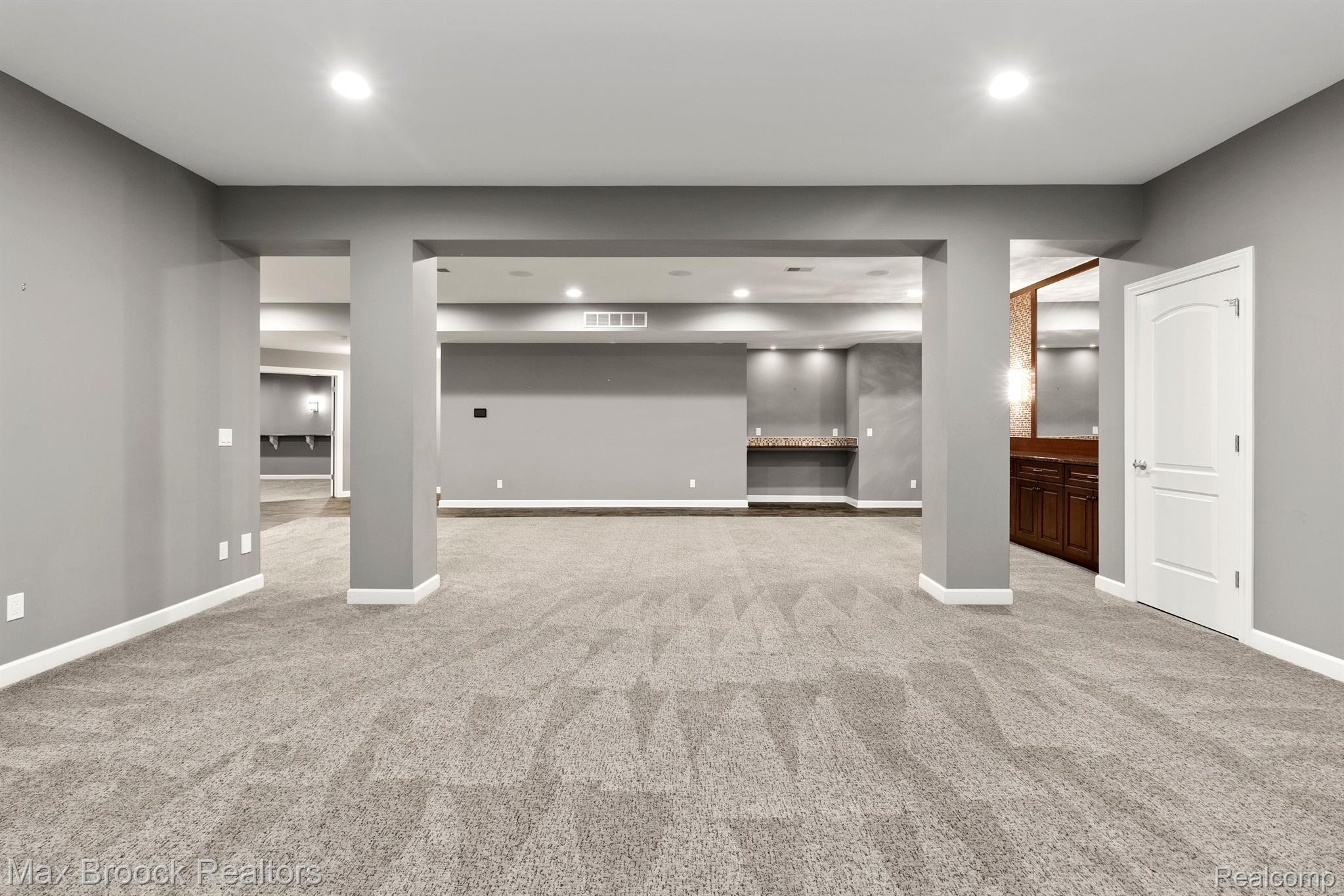 3220 LEGACY CT