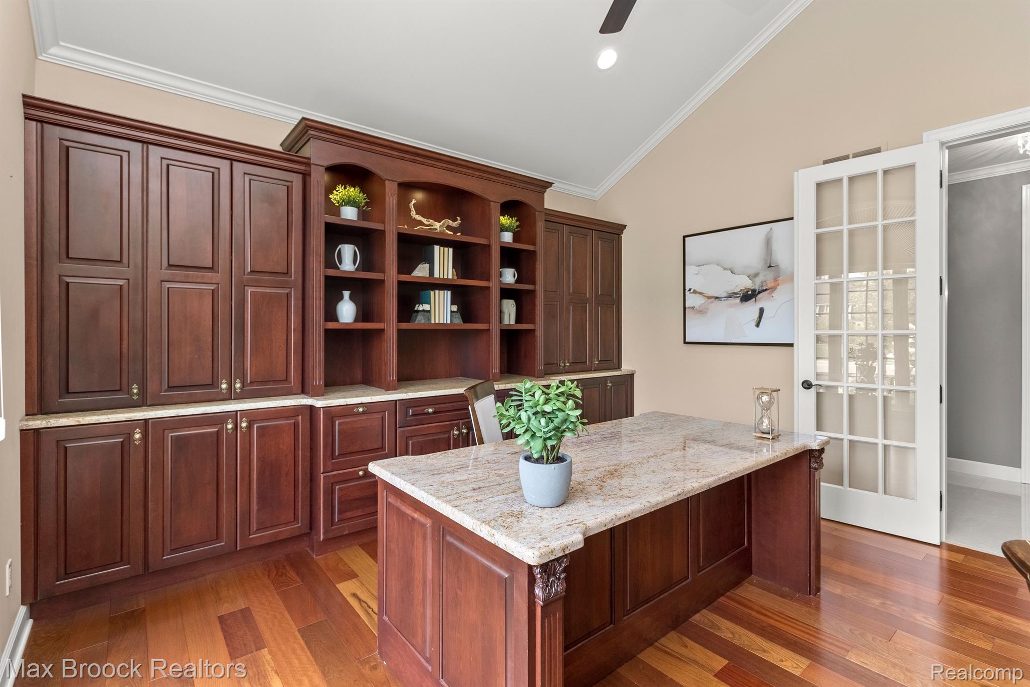 3220 LEGACY CT