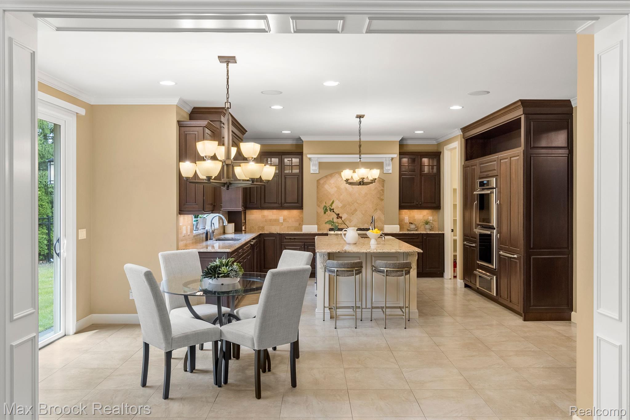 3220 LEGACY CT