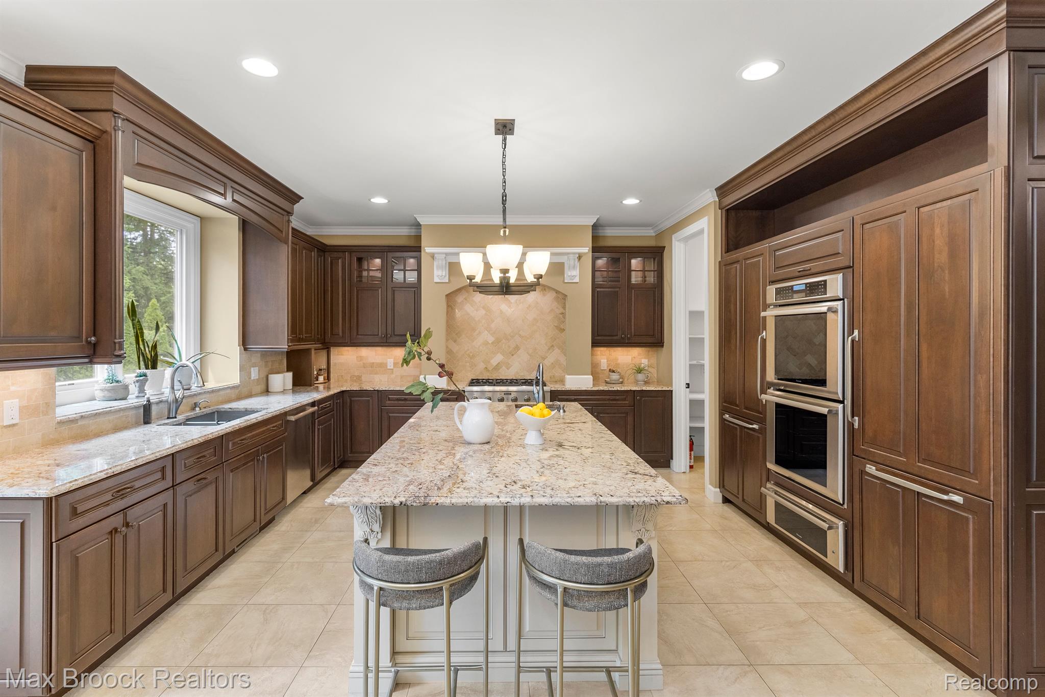 3220 LEGACY CT