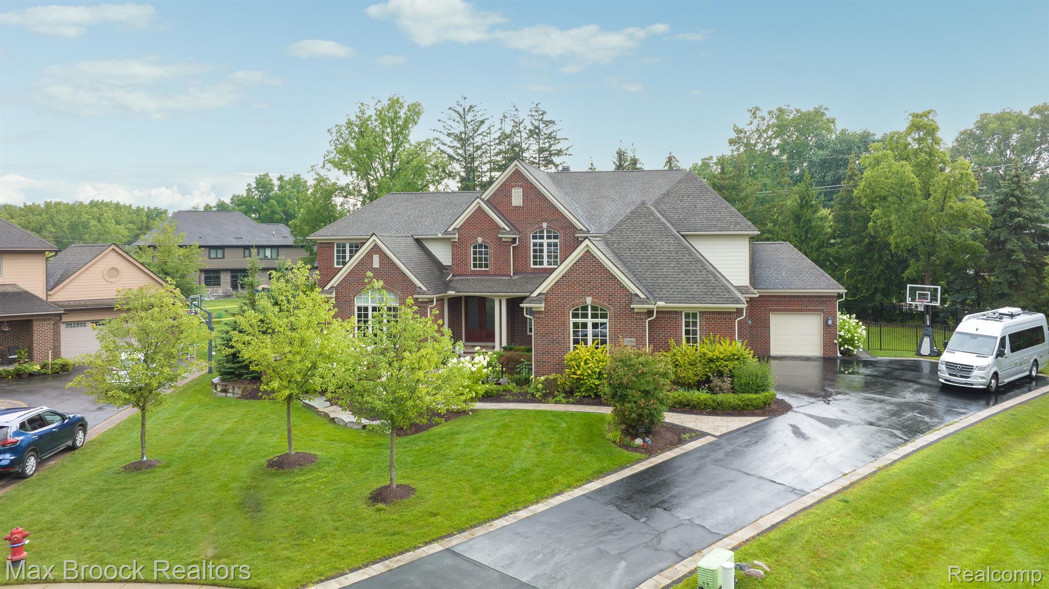 3220 LEGACY CT