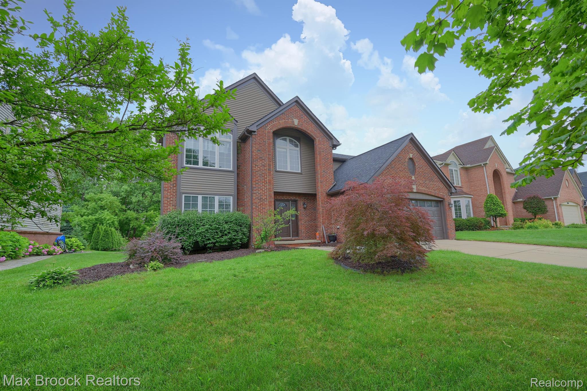 2902 AUGUSTA Drive