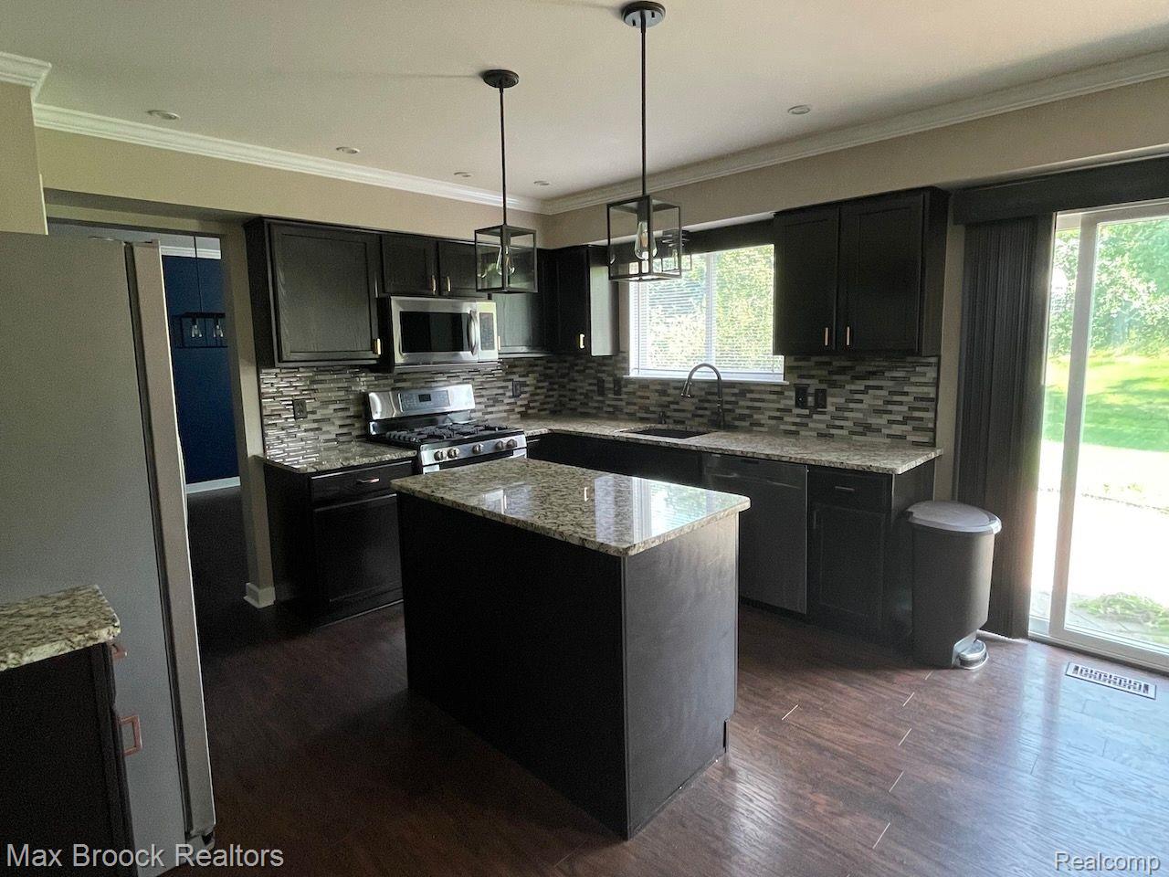 2902 AUGUSTA Drive