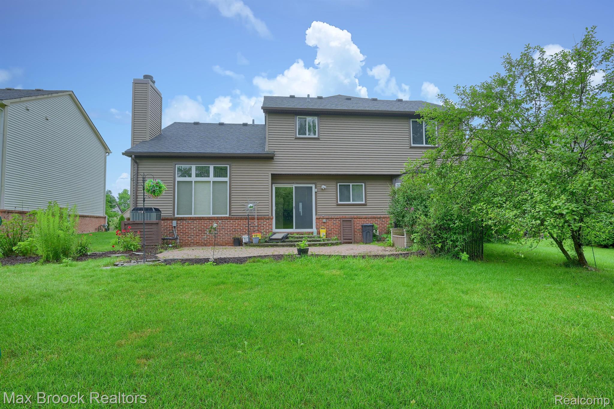 2902 AUGUSTA Drive