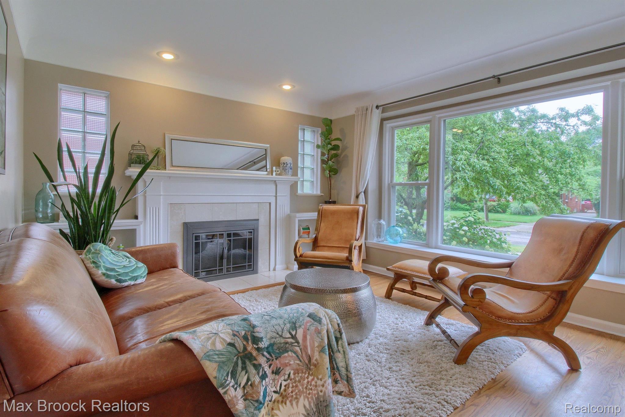 2313 PEMBROKE Road