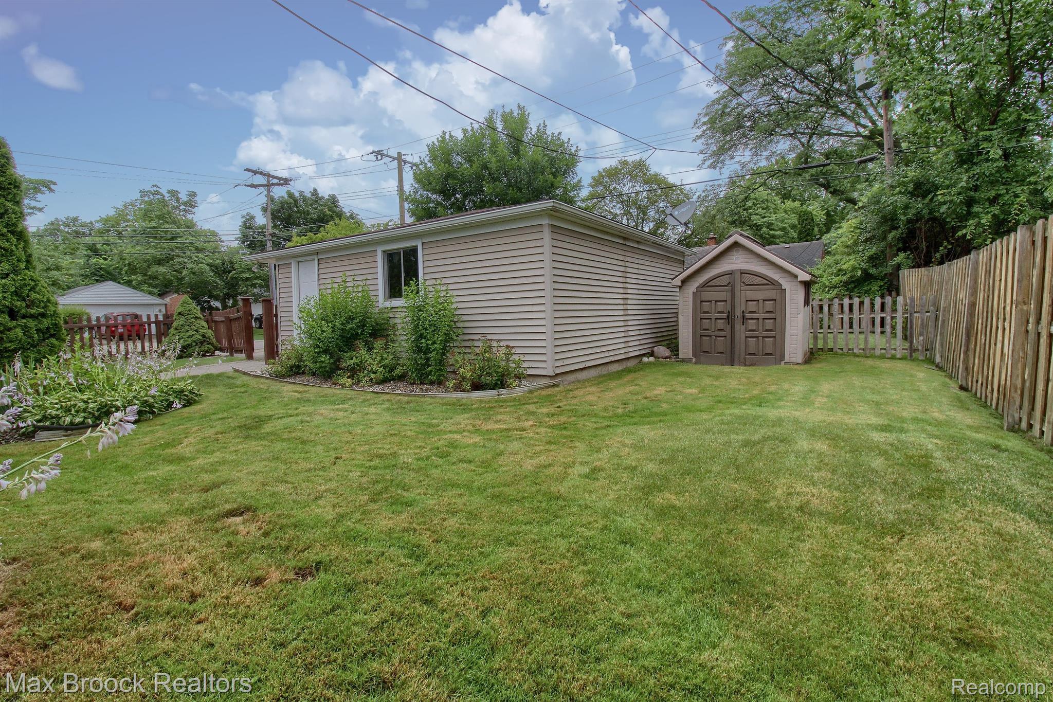 2313 PEMBROKE Road