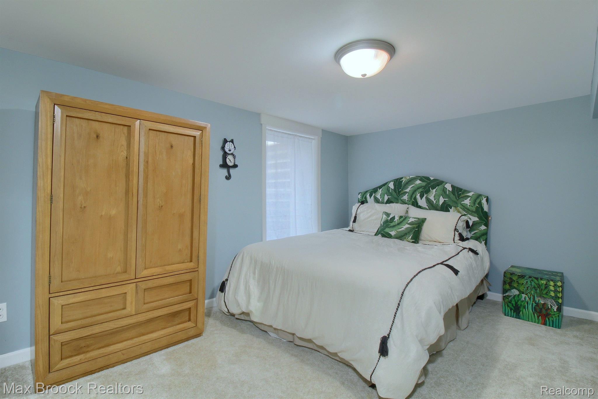 2313 PEMBROKE Road