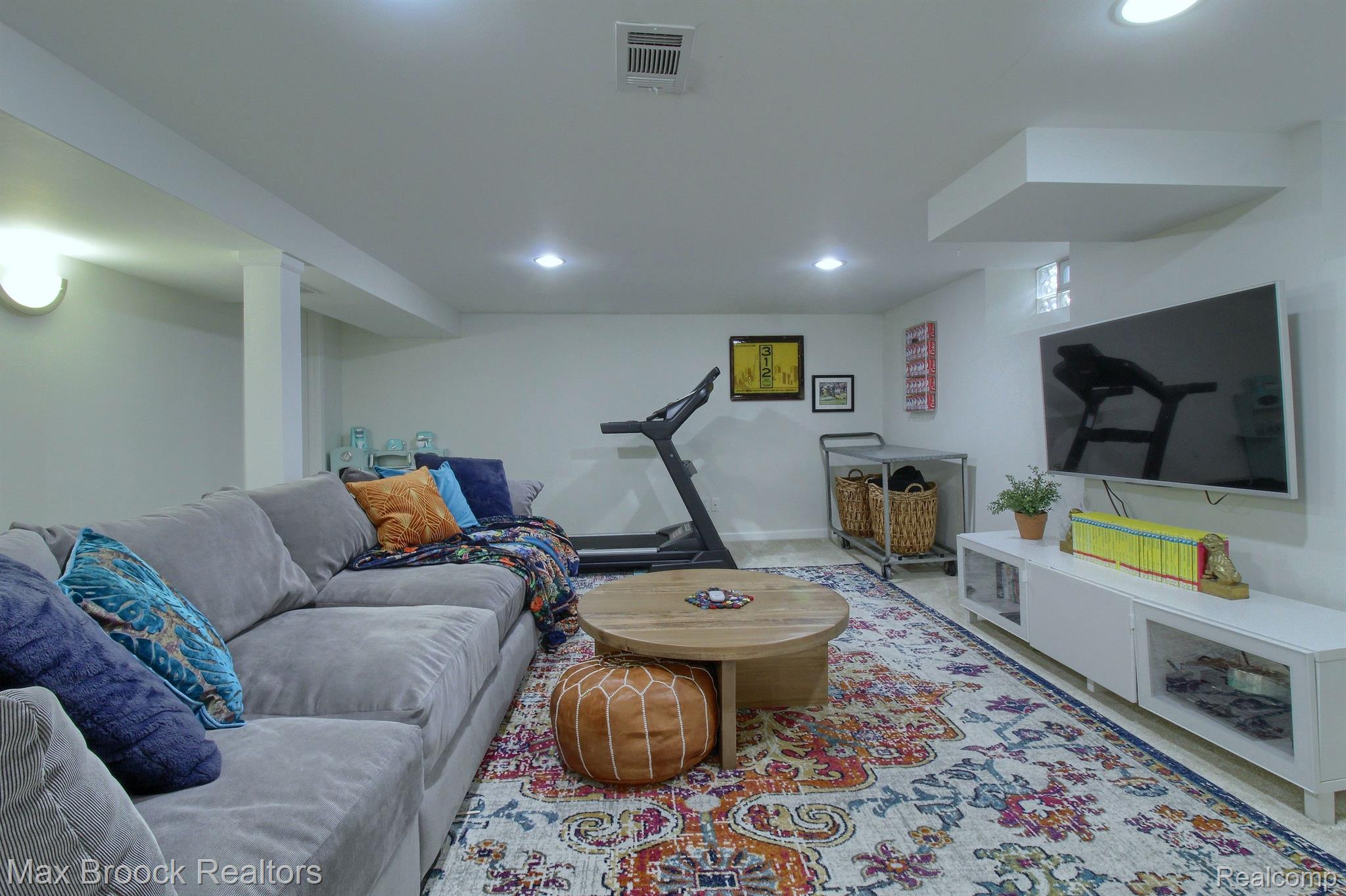 2313 PEMBROKE Road