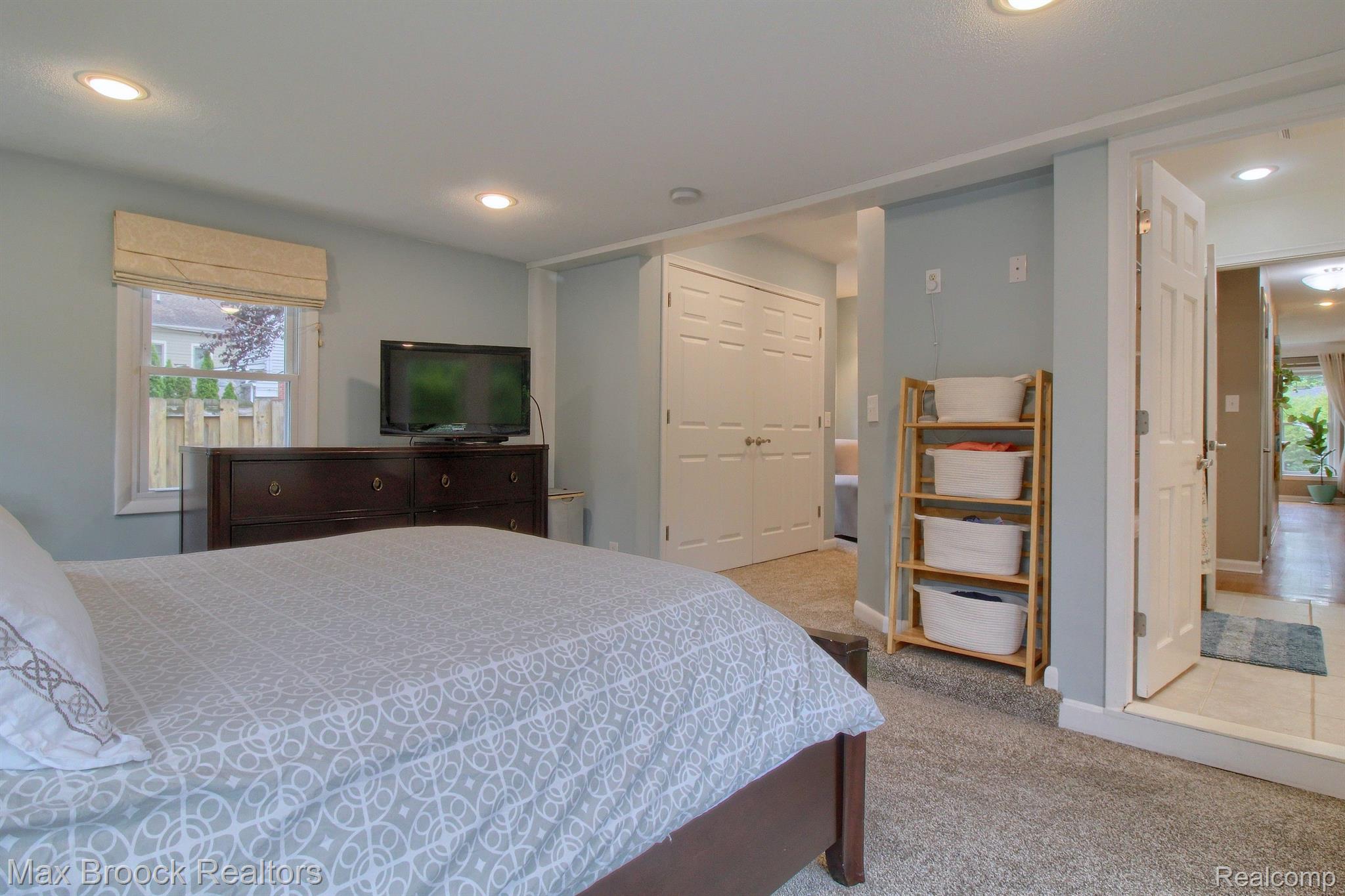 2313 PEMBROKE Road