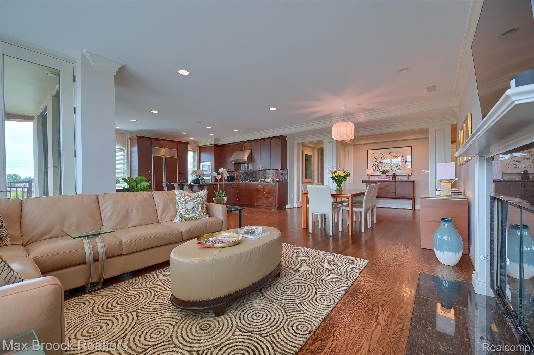 400 HAMILTON Row Unit: 400