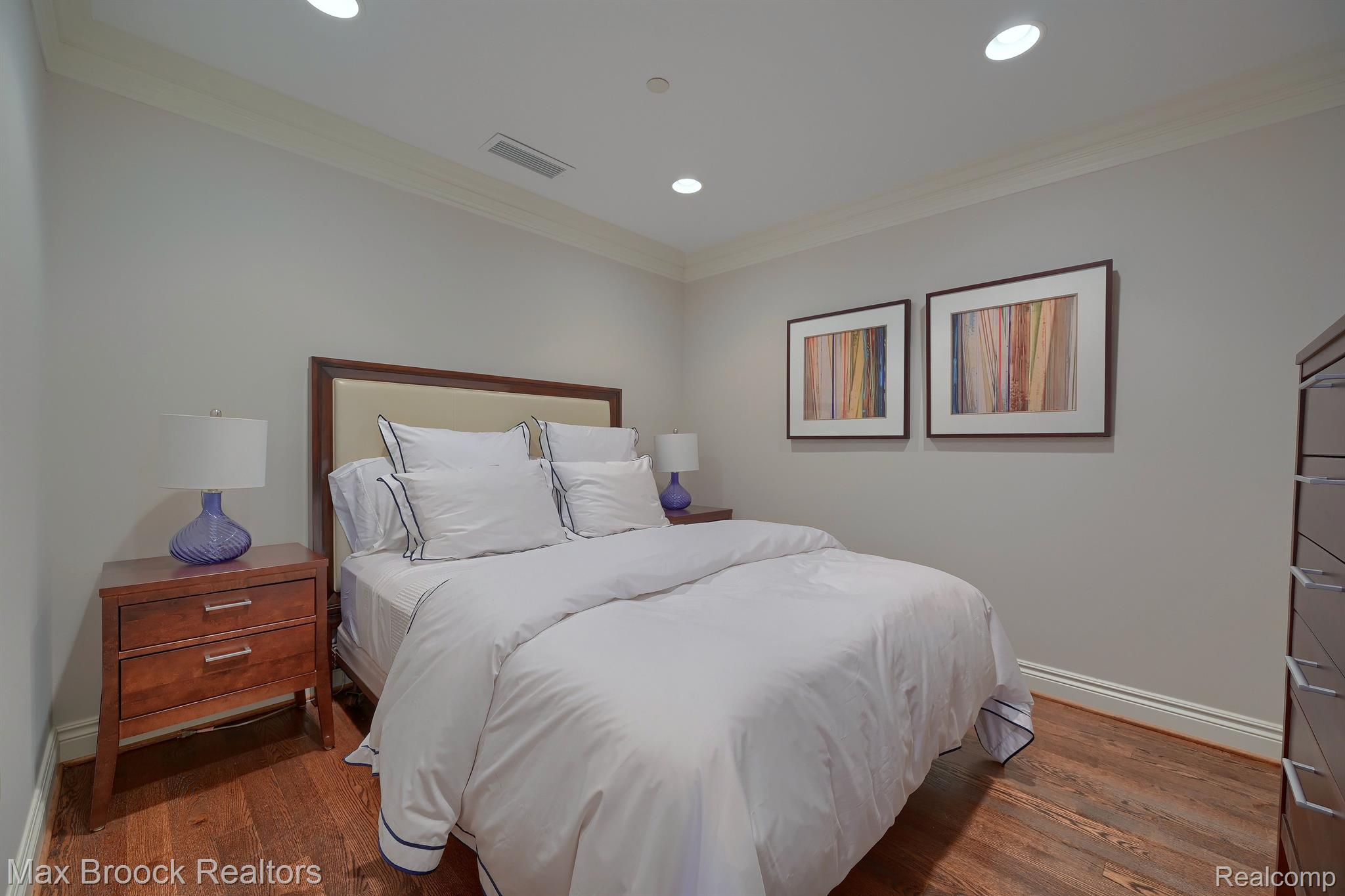 400 HAMILTON Row Unit: 400