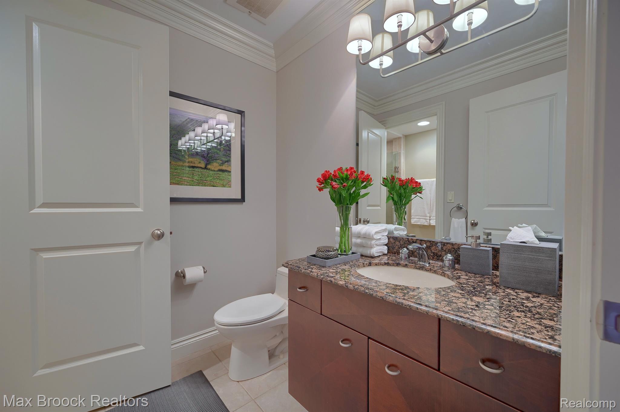 400 HAMILTON Row Unit: 400