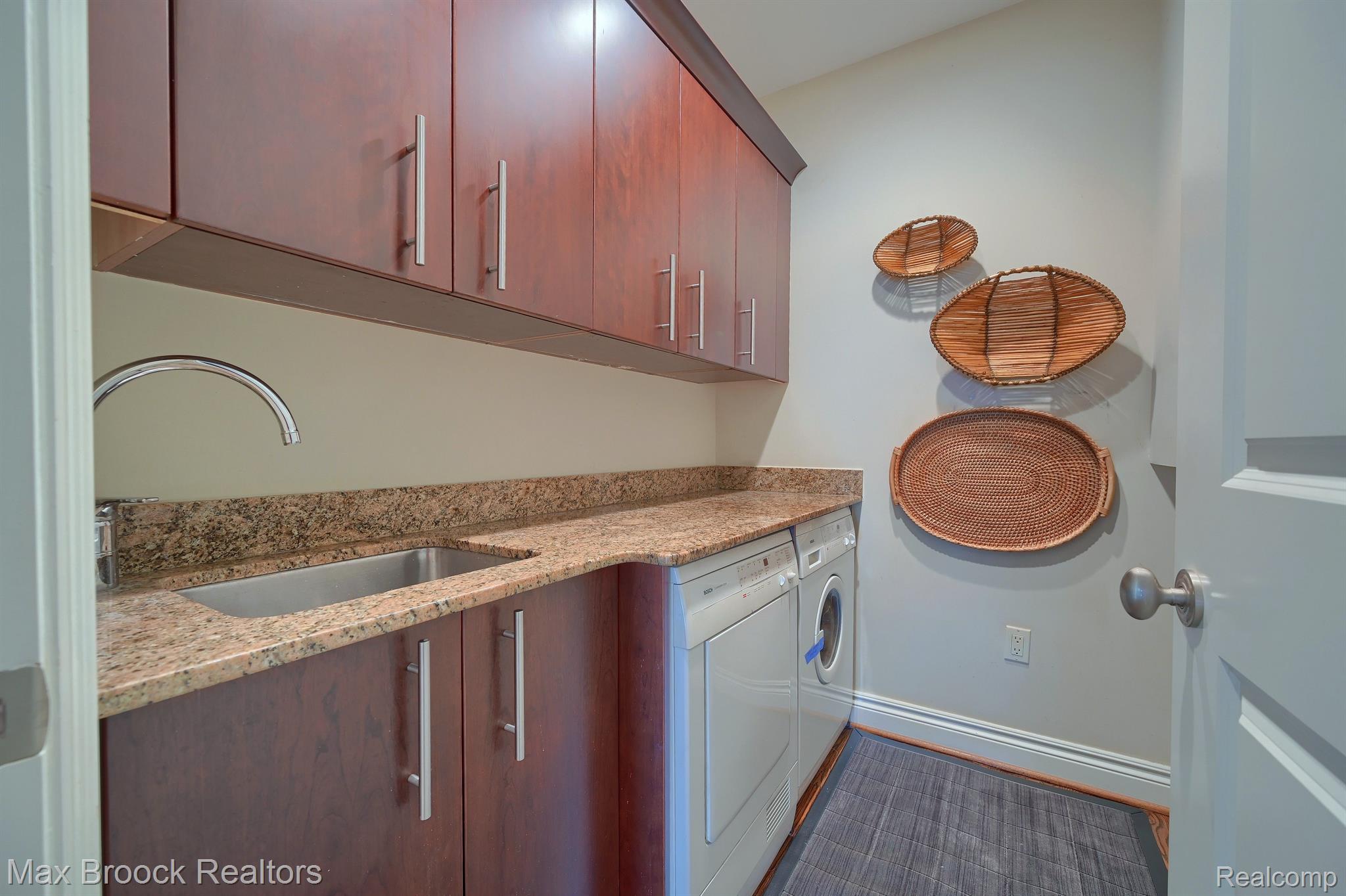 400 HAMILTON Row Unit: 400