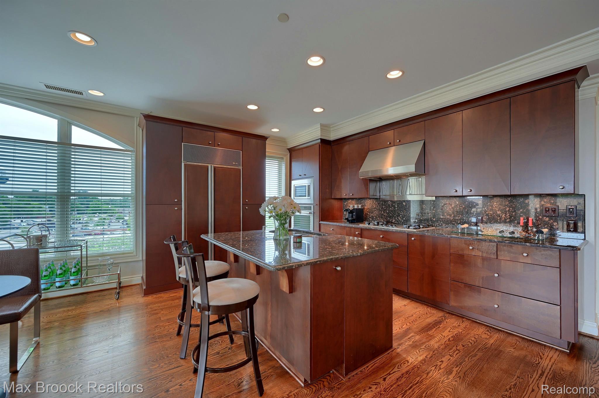 400 HAMILTON Row Unit: 400