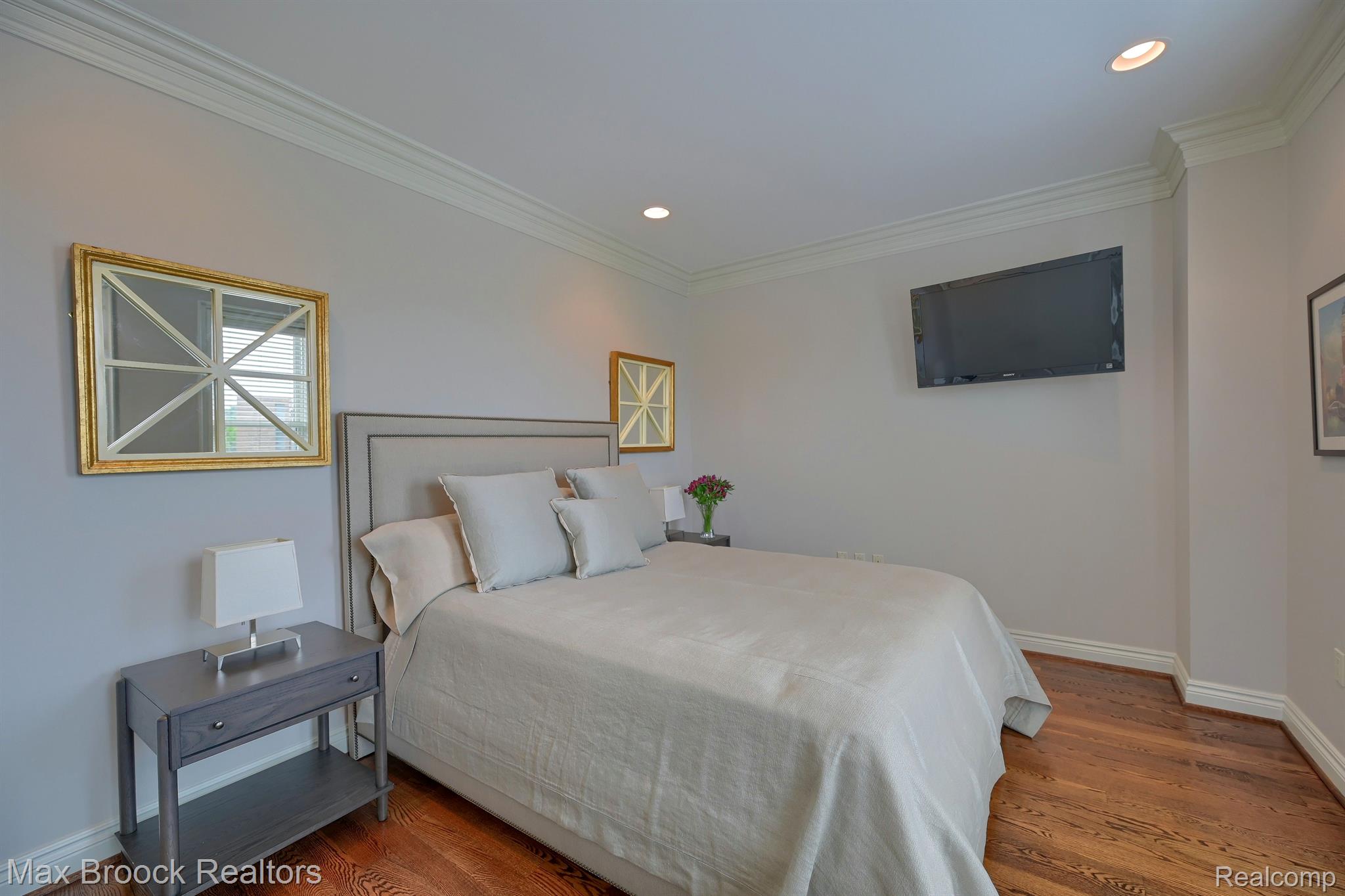 400 HAMILTON Row Unit: 400