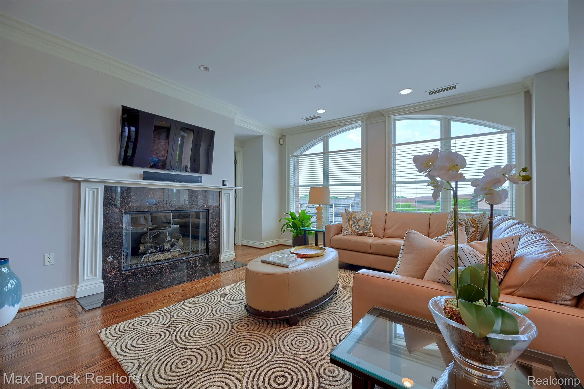 400 HAMILTON Row Unit: 400