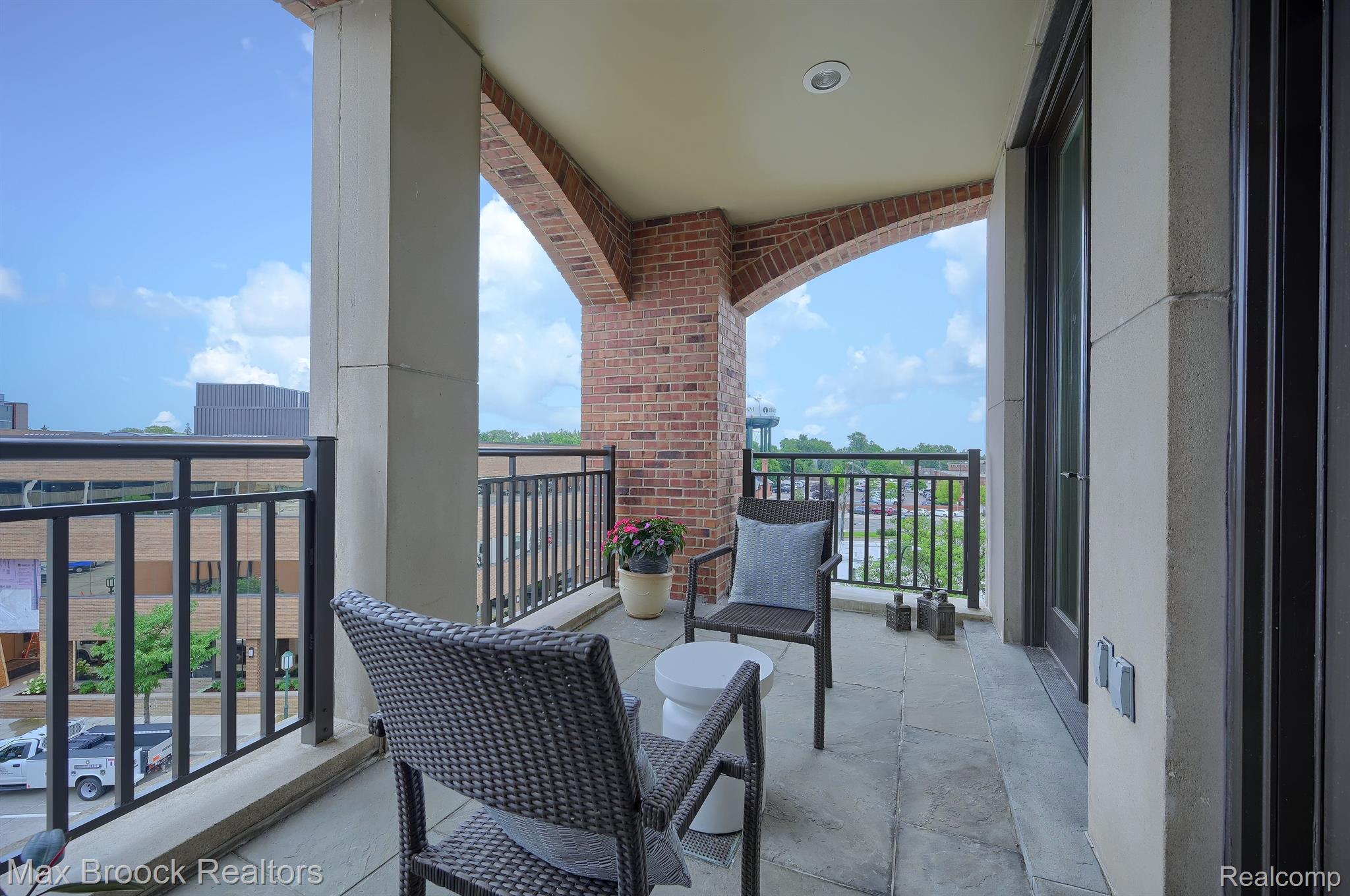 400 HAMILTON Row Unit: 400