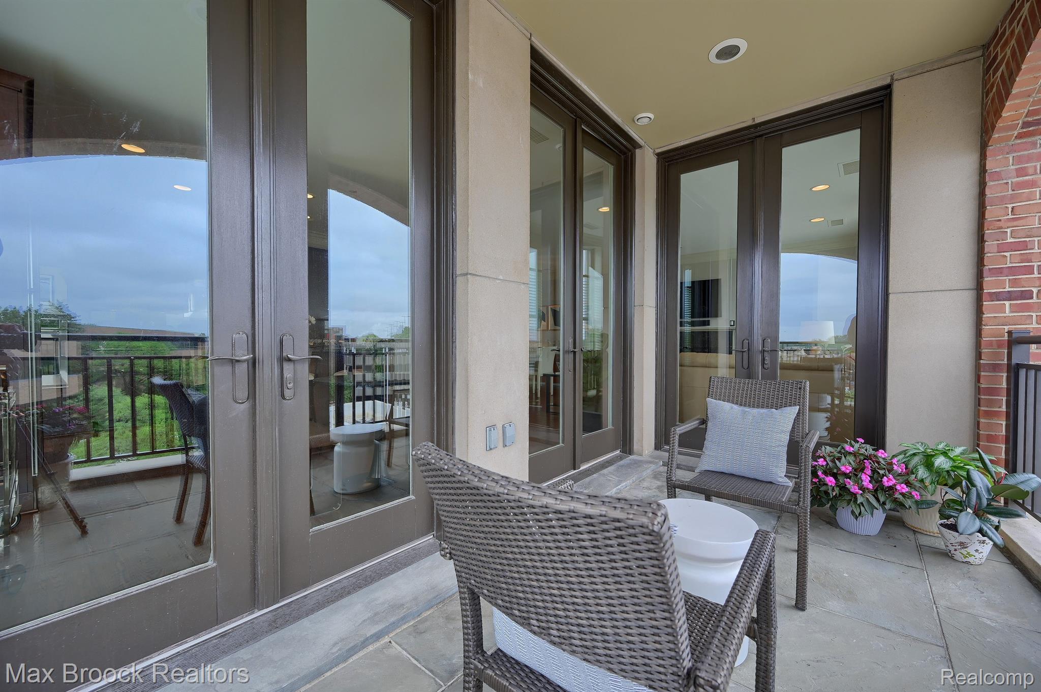 400 HAMILTON Row Unit: 400
