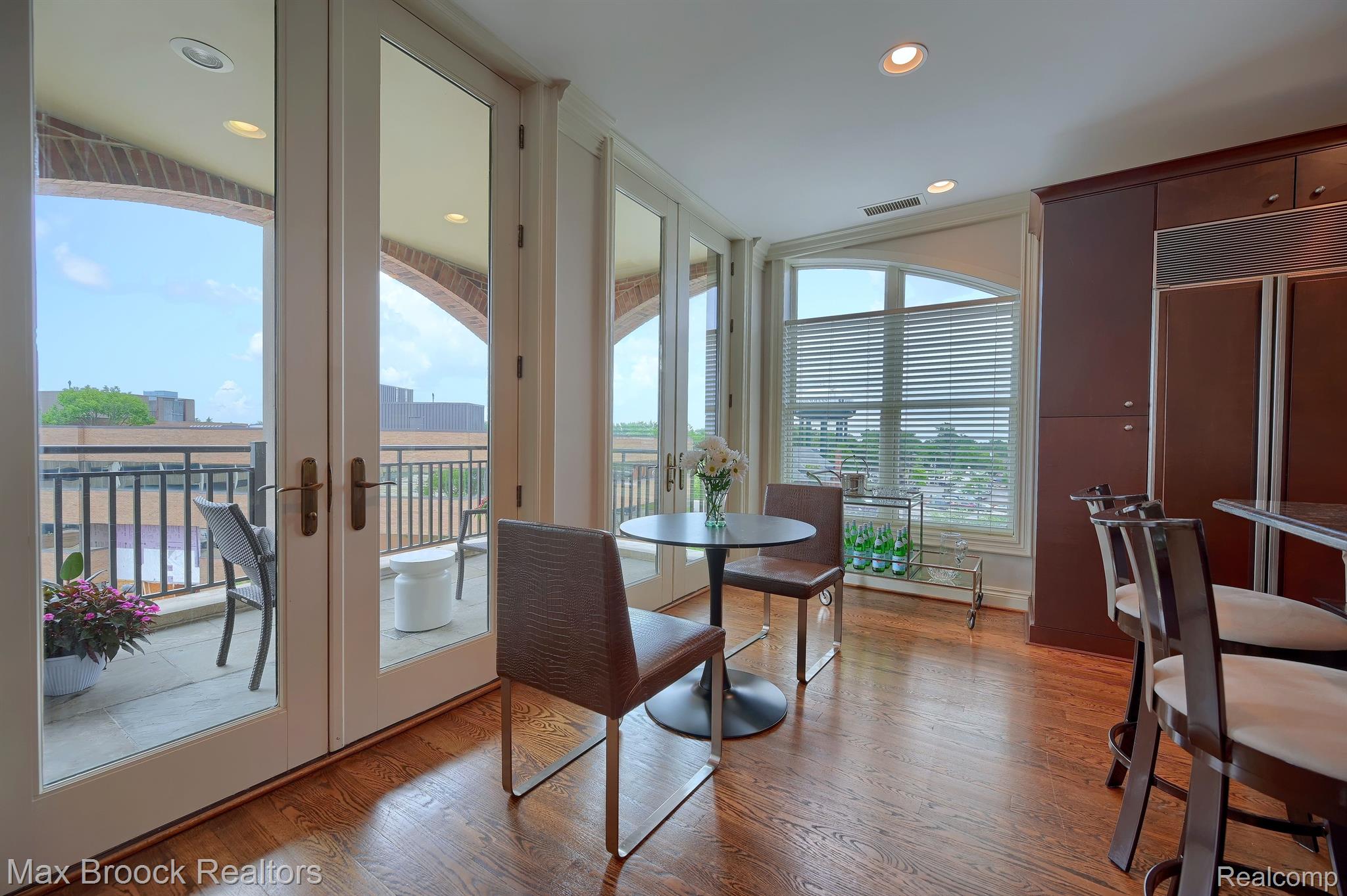 400 HAMILTON Row Unit: 400