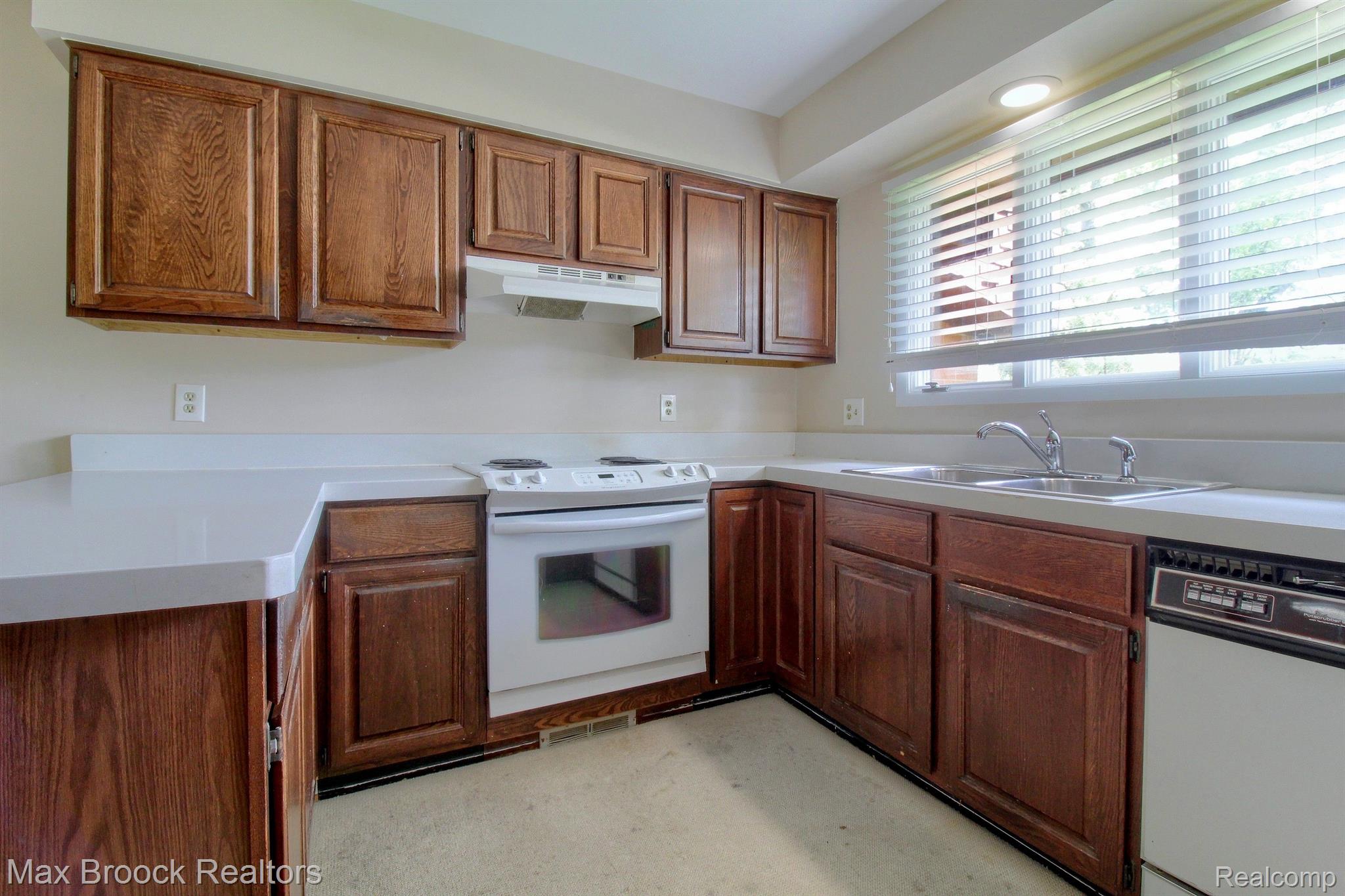 6330 TAMERLANE Drive